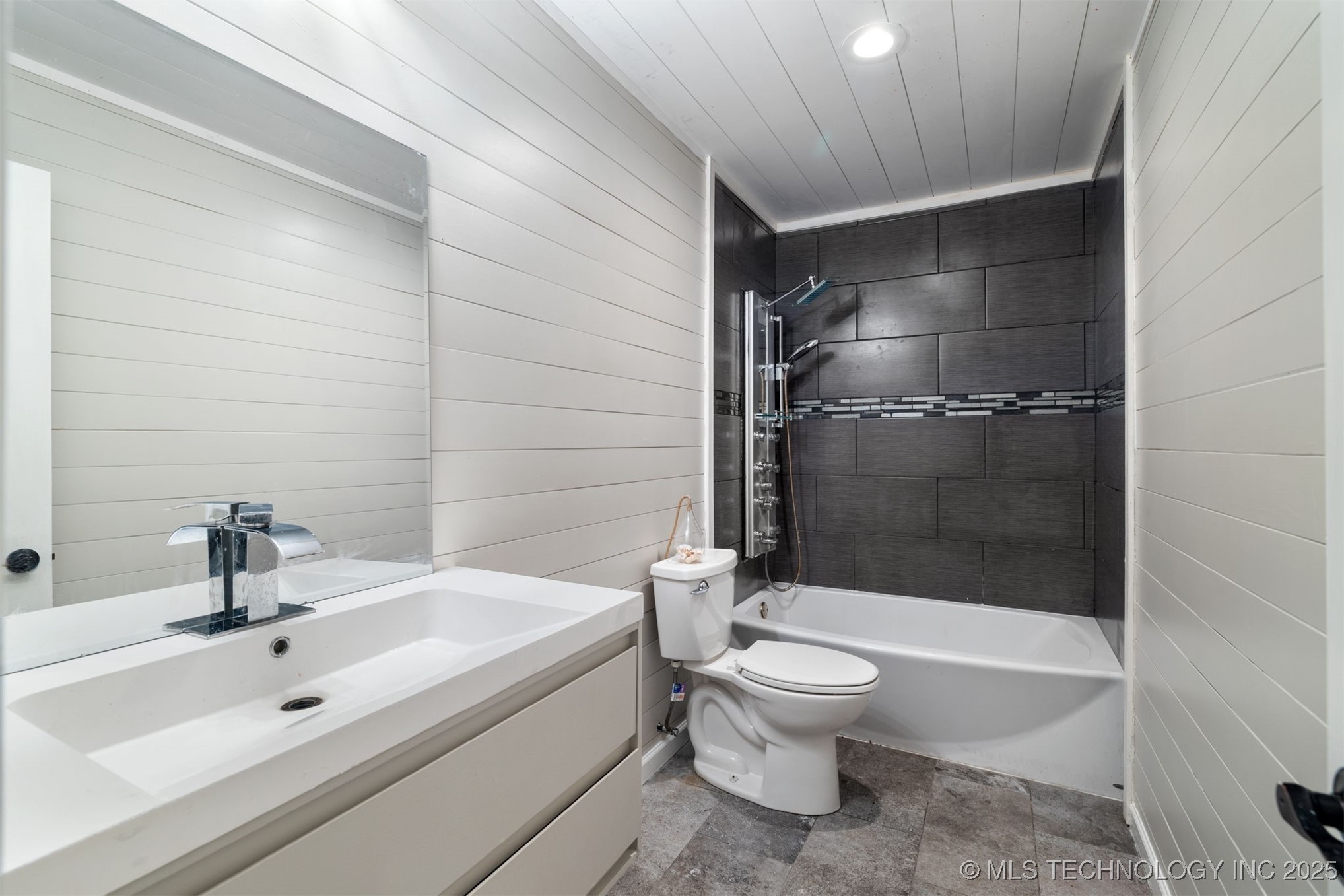 1180 N 4430 Road Property Photo 19