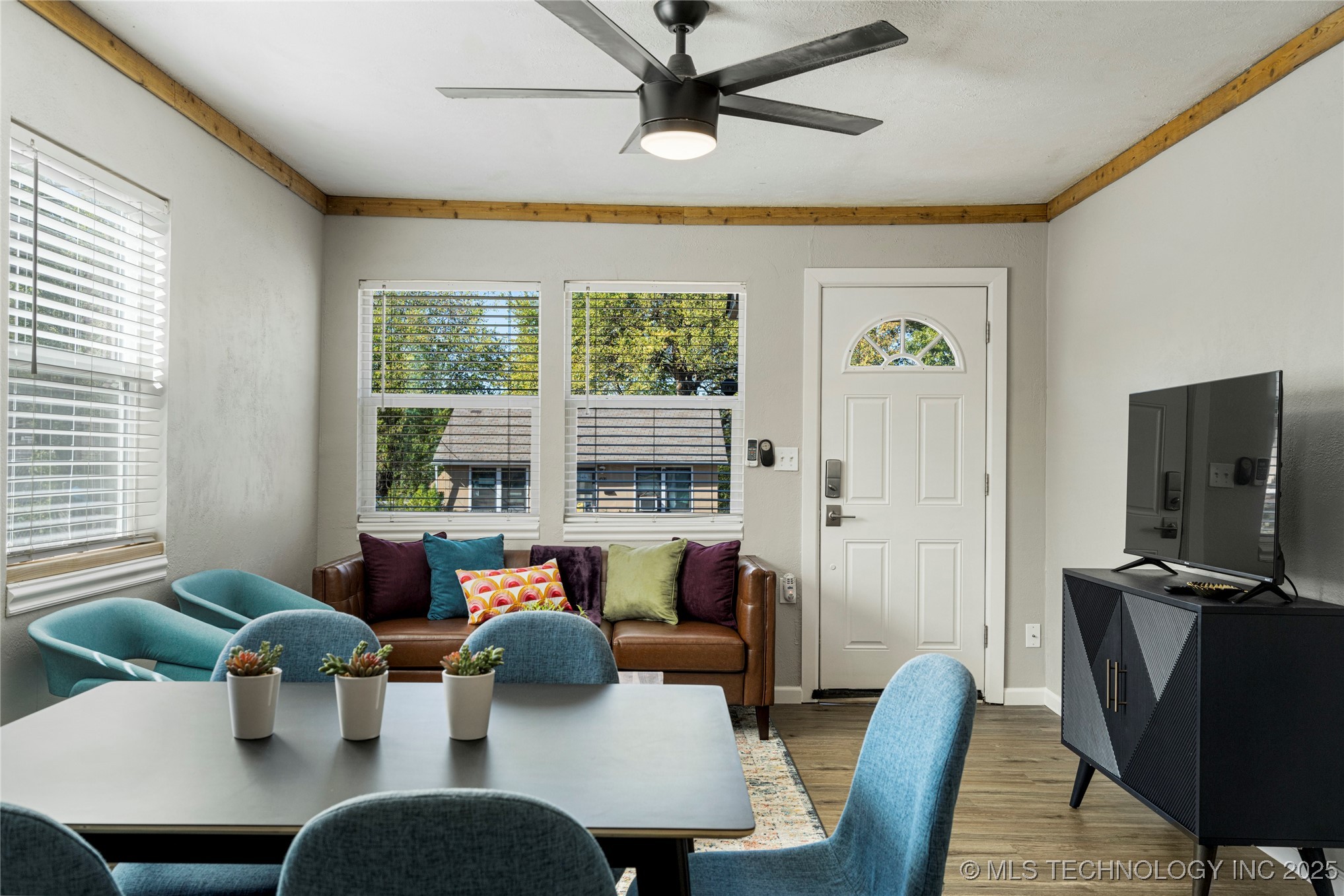 4517 S Waco Avenue Property Photo 6