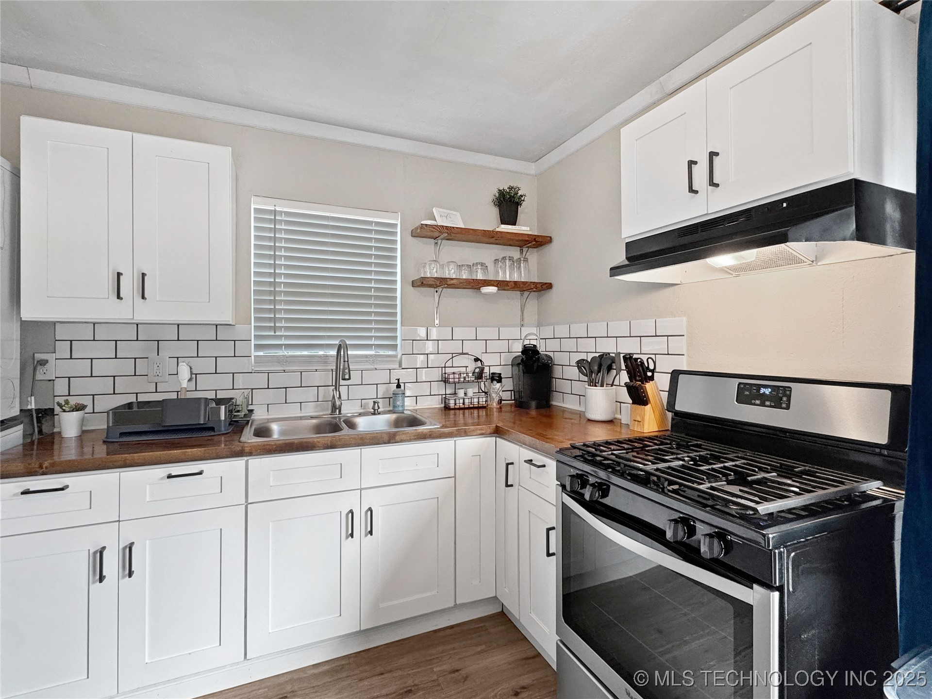 4517 S Waco Avenue Property Photo 8