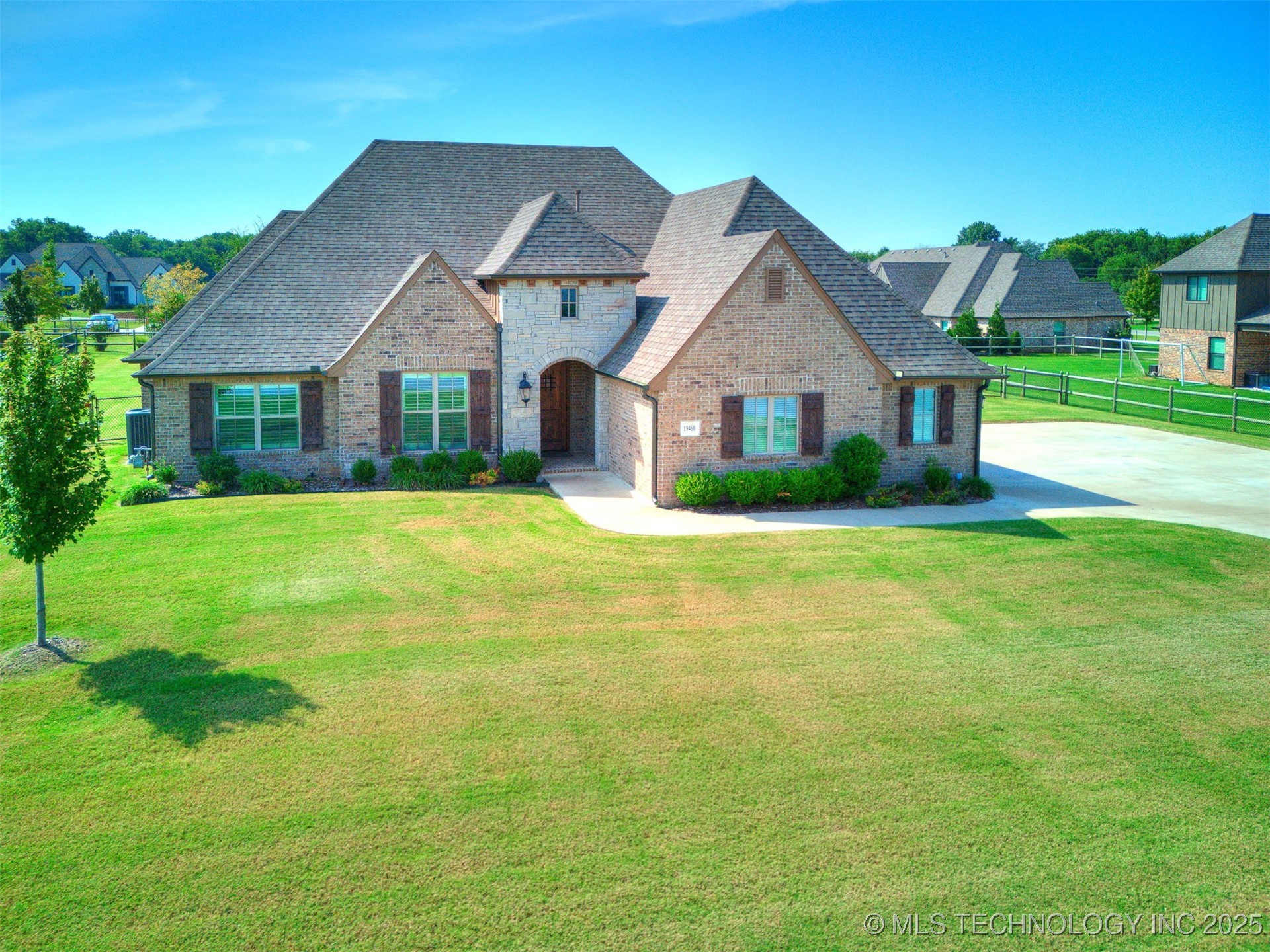 19460 E Boulder Drive Property Photo 1