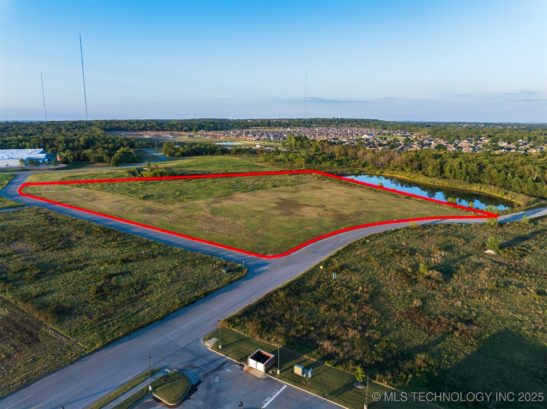 07 S 271st East Avenue Property Photo 2