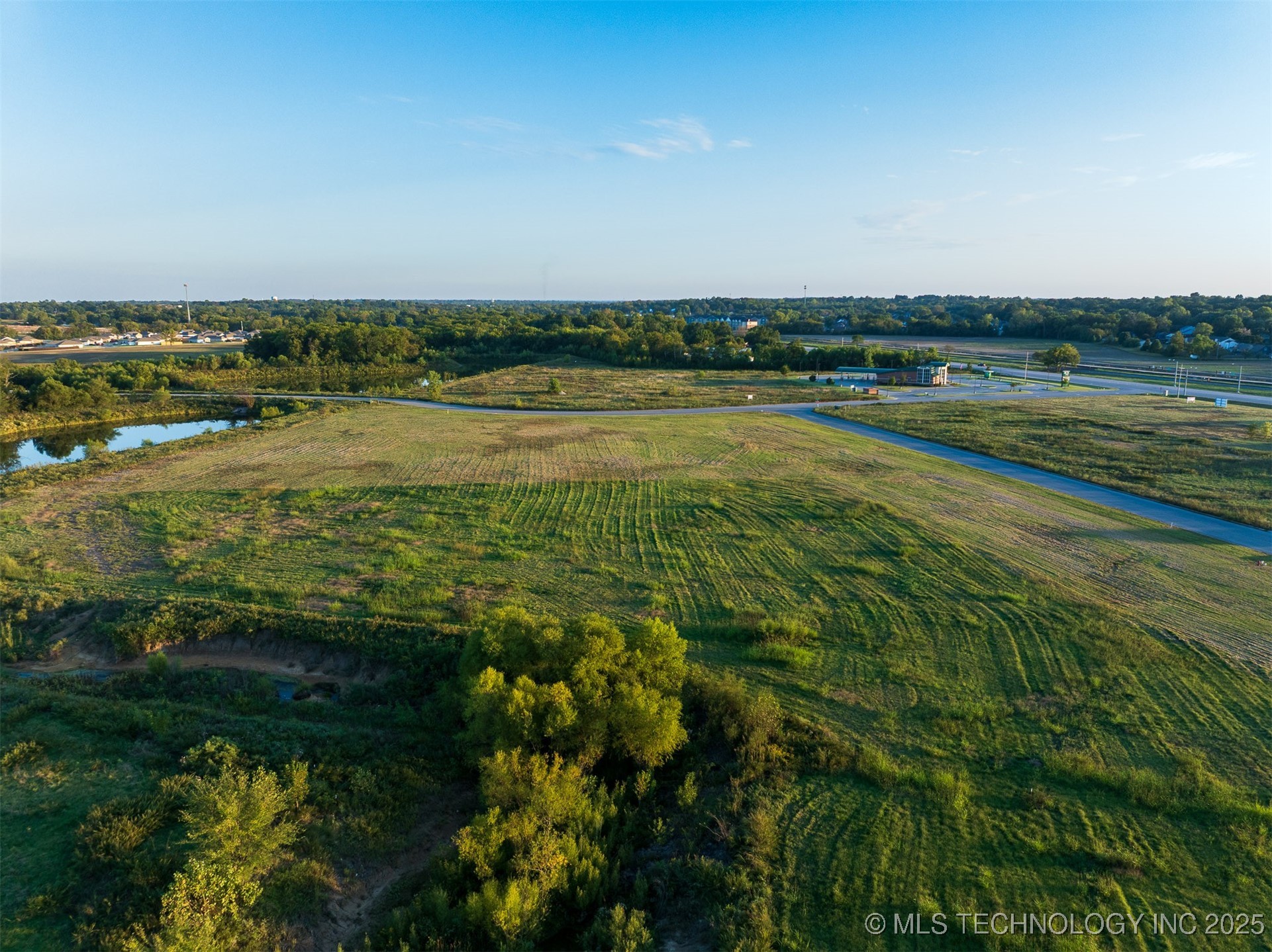 07 S 271st East Avenue Property Photo 28