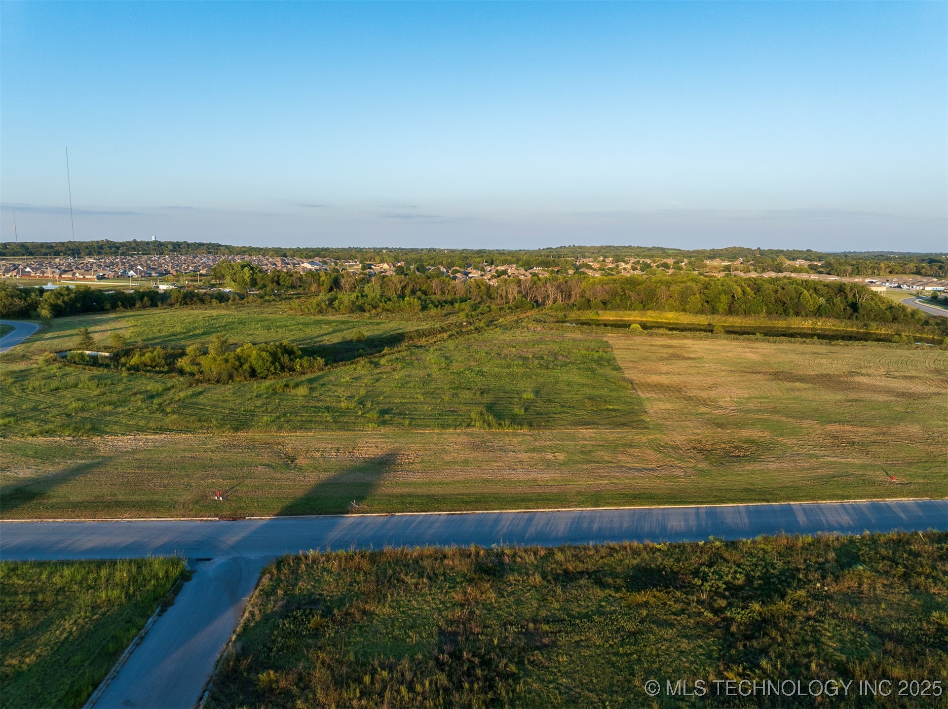 07 S 271st East Avenue Property Photo 32