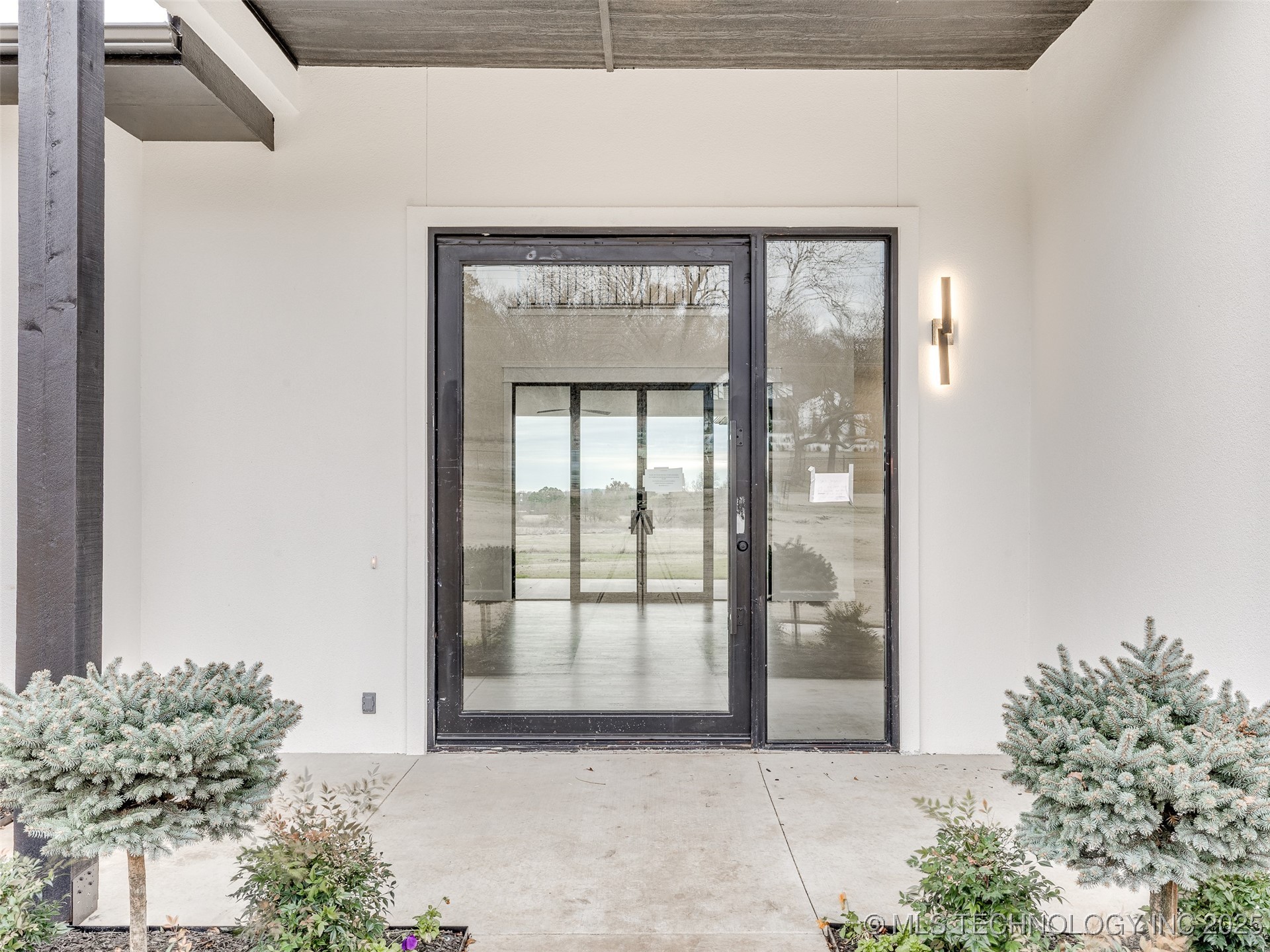 3022 W 81st Street Property Photo 5