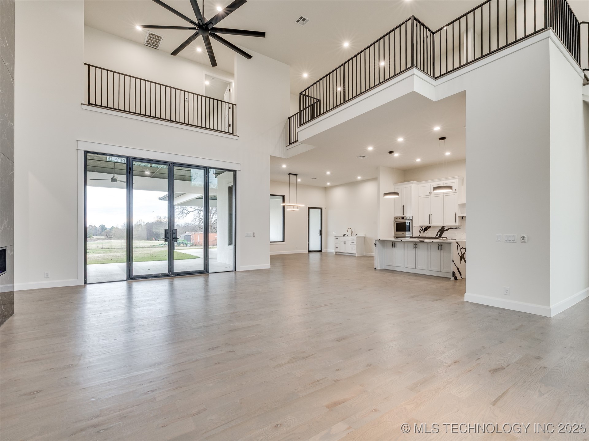 3022 W 81st Street Property Photo 9