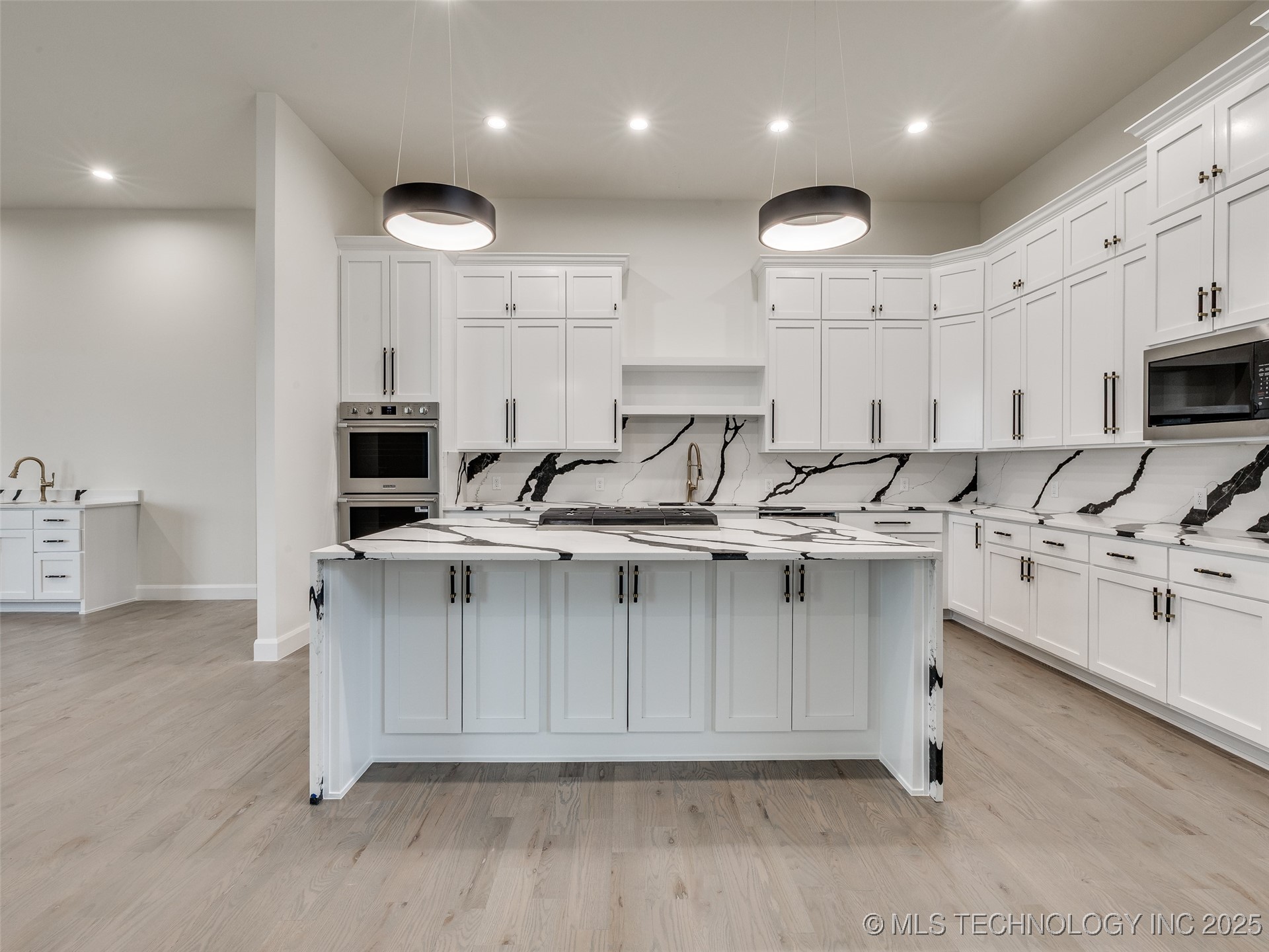 3022 W 81st Street Property Photo 16