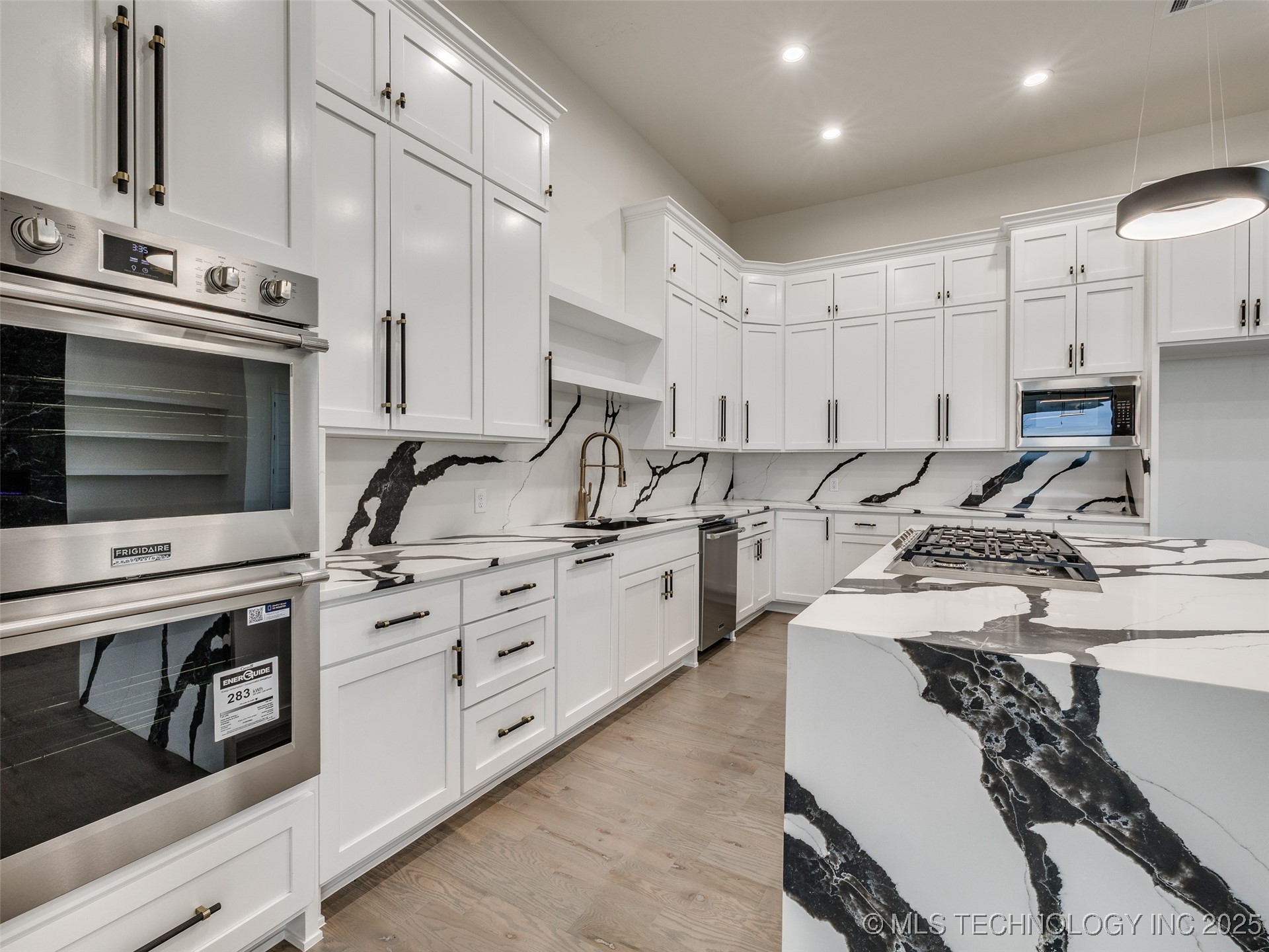 3022 W 81st Street Property Photo 19