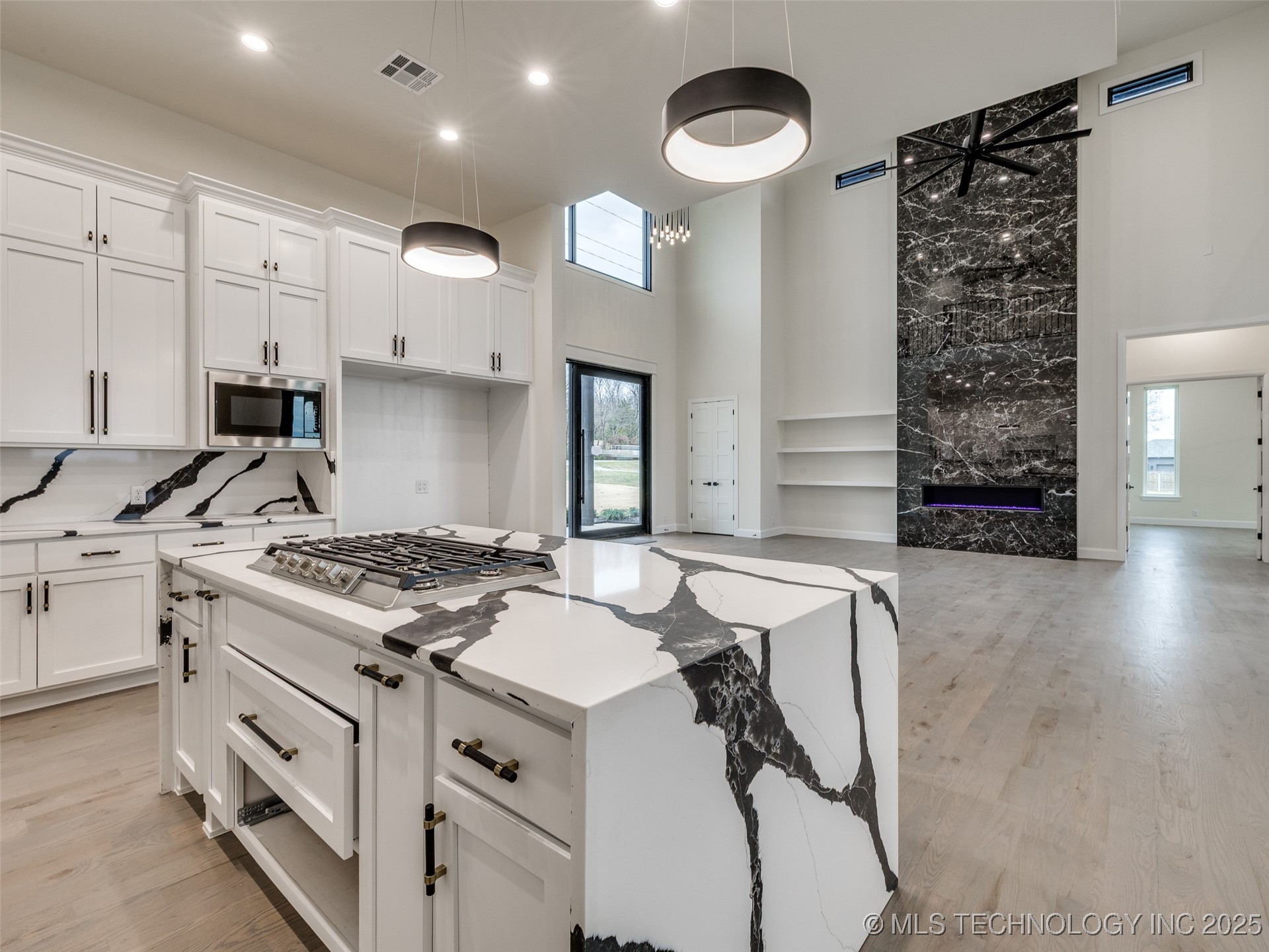 3022 W 81st Street Property Photo 20