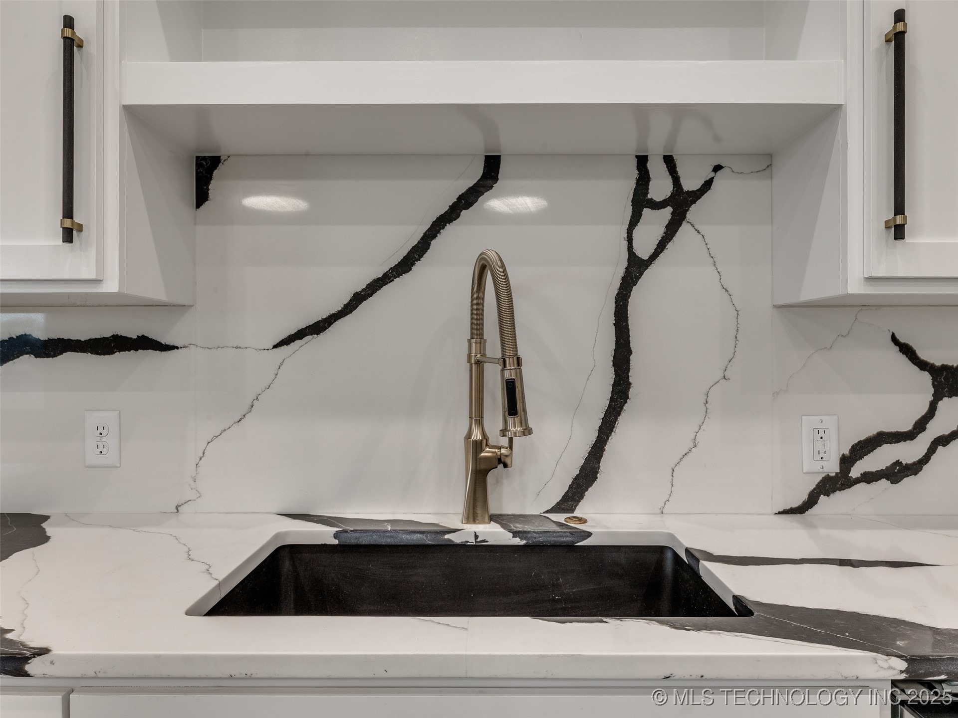 3022 W 81st Street Property Photo 22