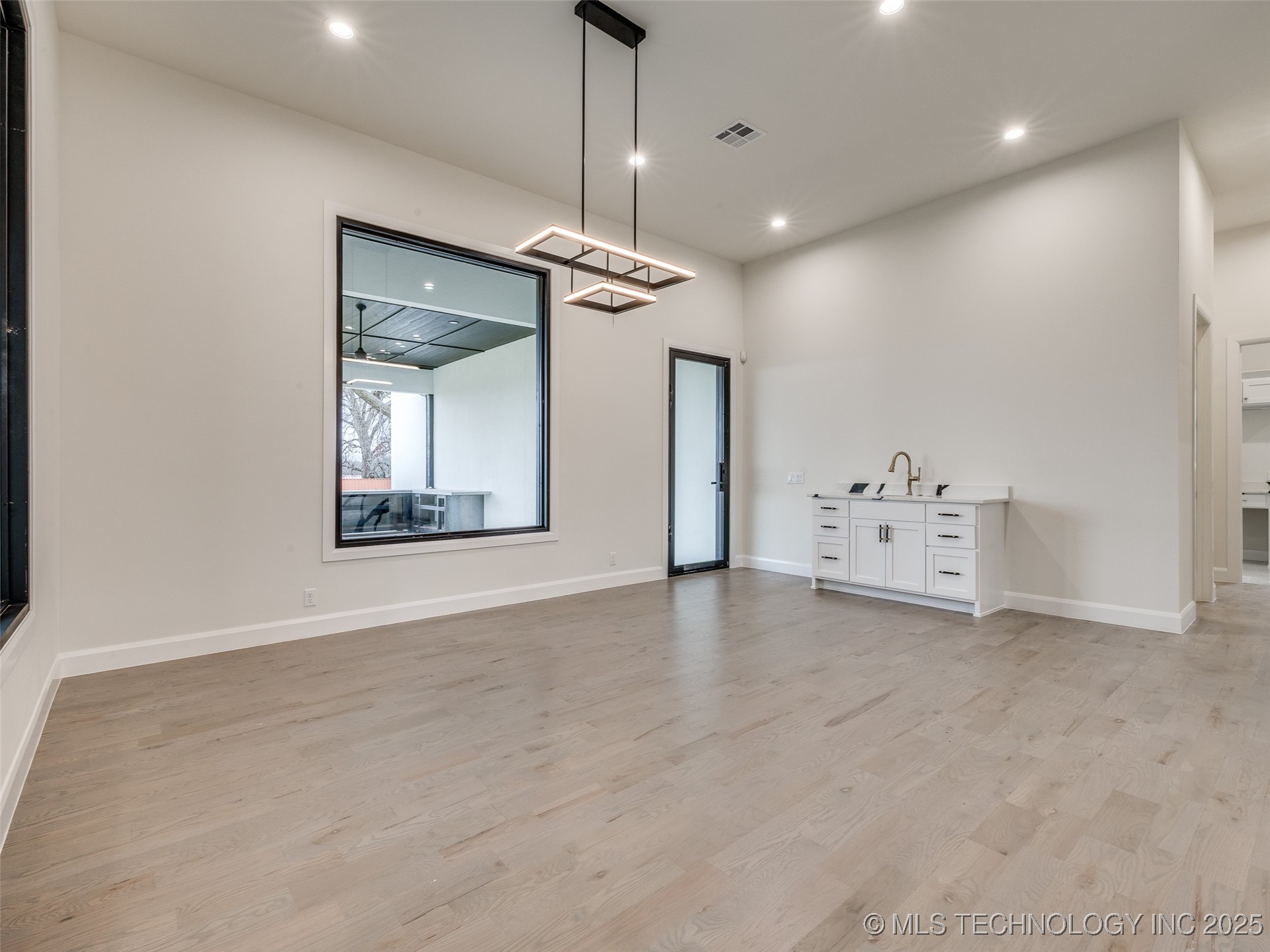 3022 W 81st Street Property Photo 24