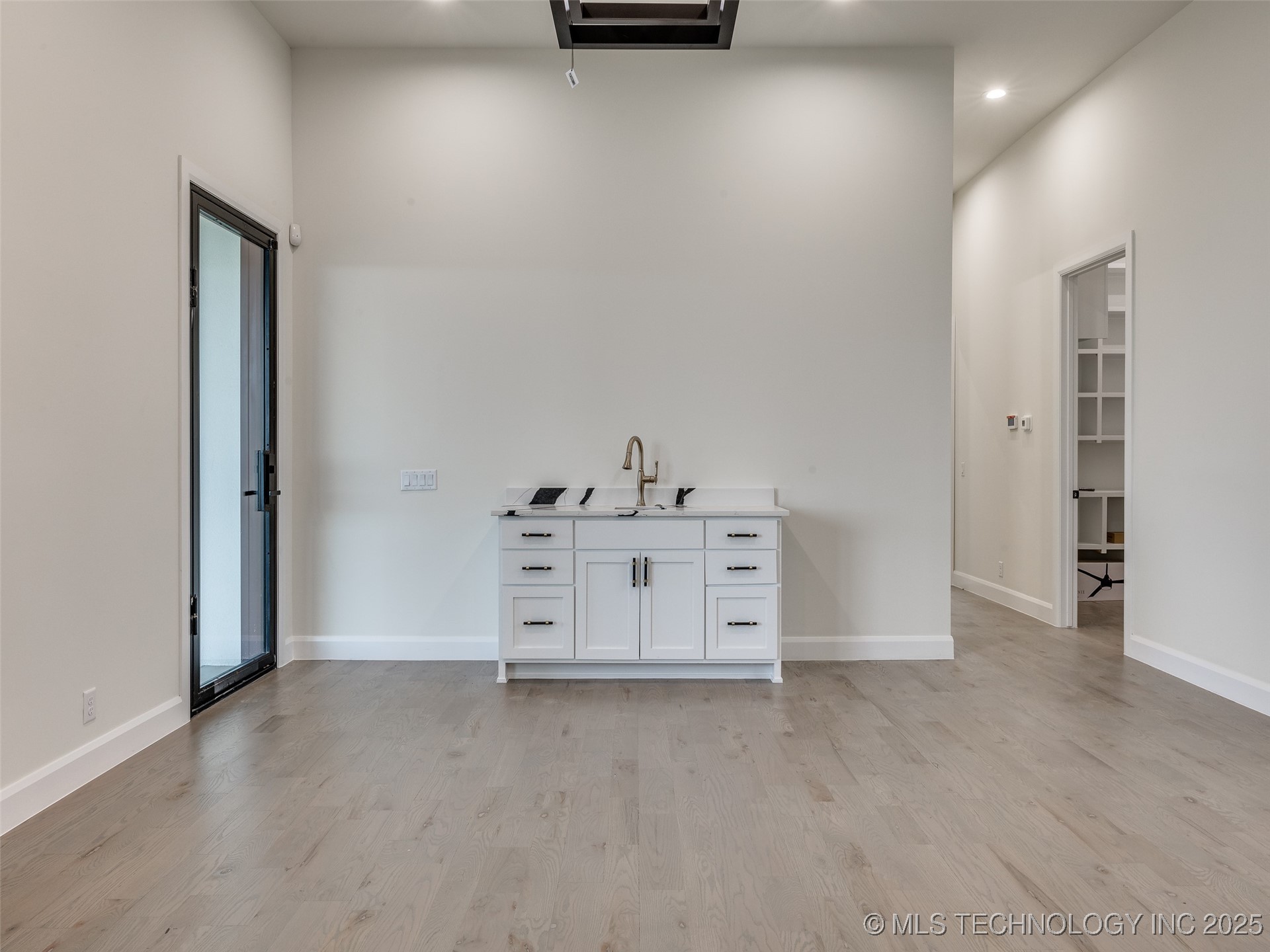 3022 W 81st Street Property Photo 28