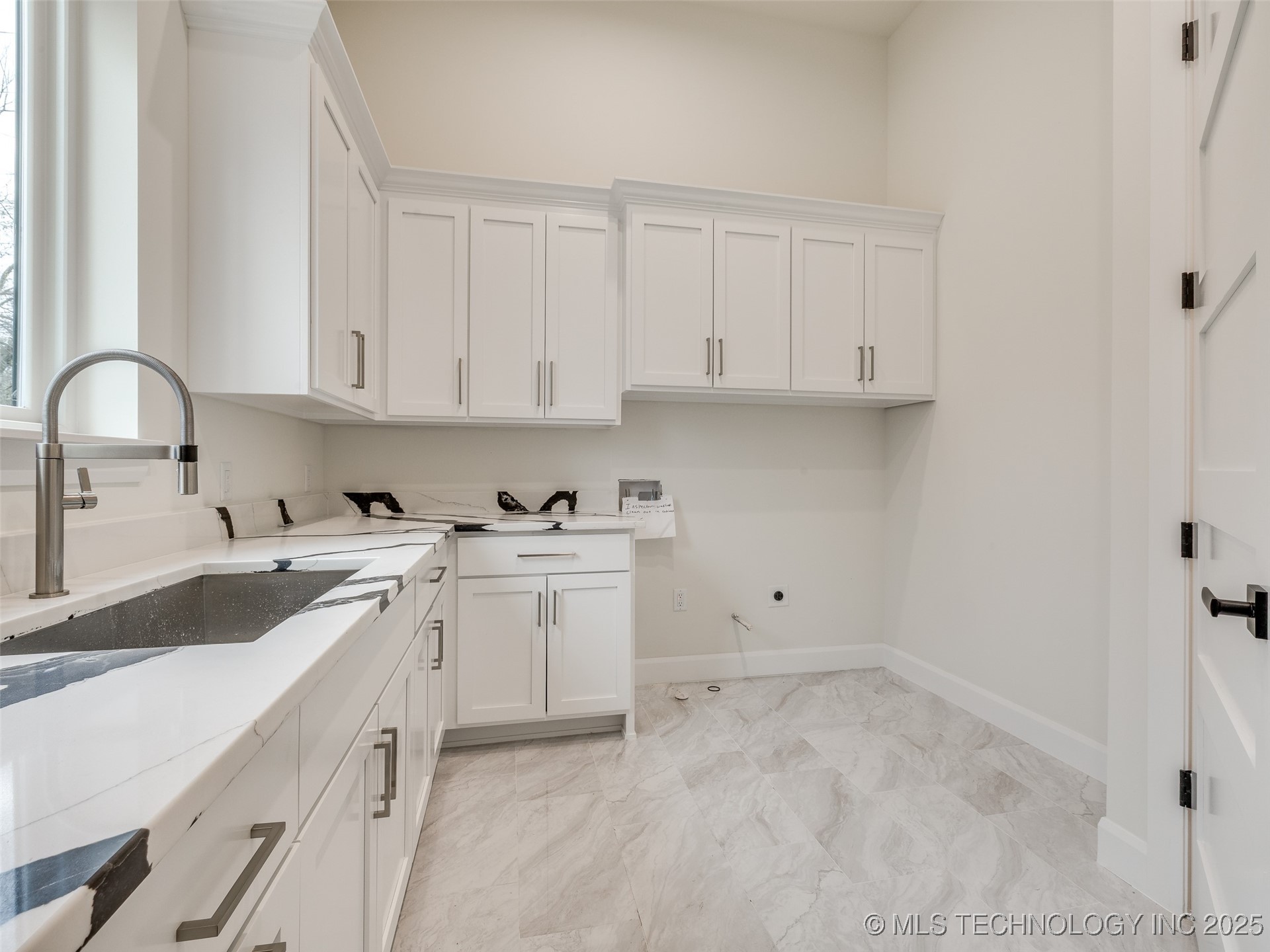 3022 W 81st Street Property Photo 33