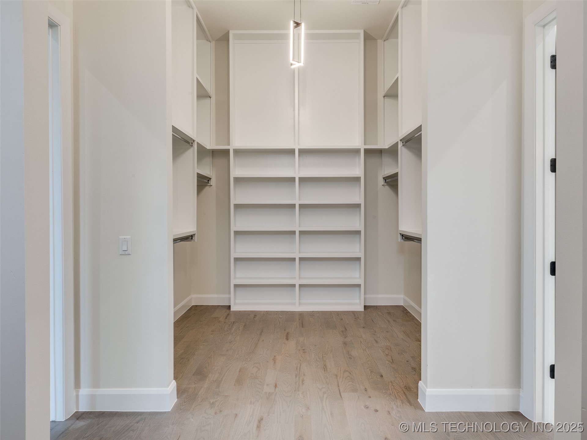 3022 W 81st Street Property Photo 39