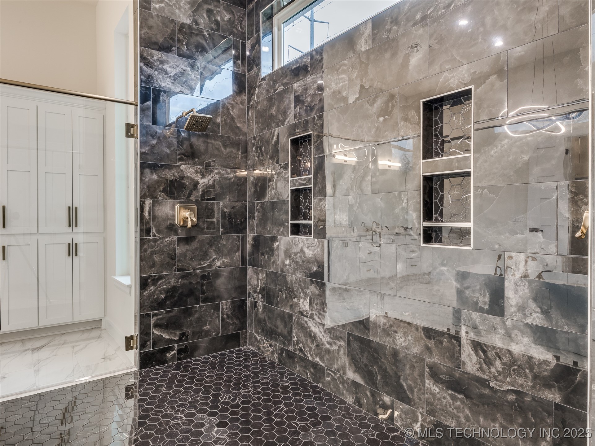 3022 W 81st Street Property Photo 47