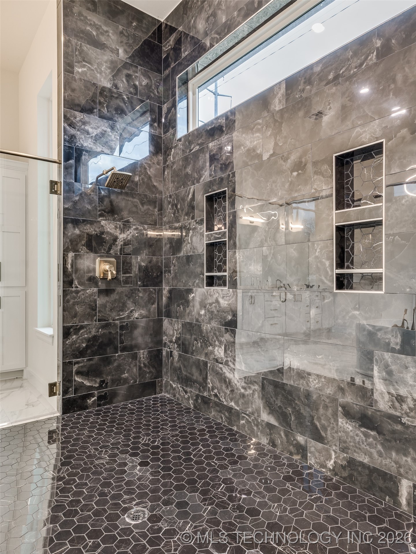 3022 W 81st Street Property Photo 48