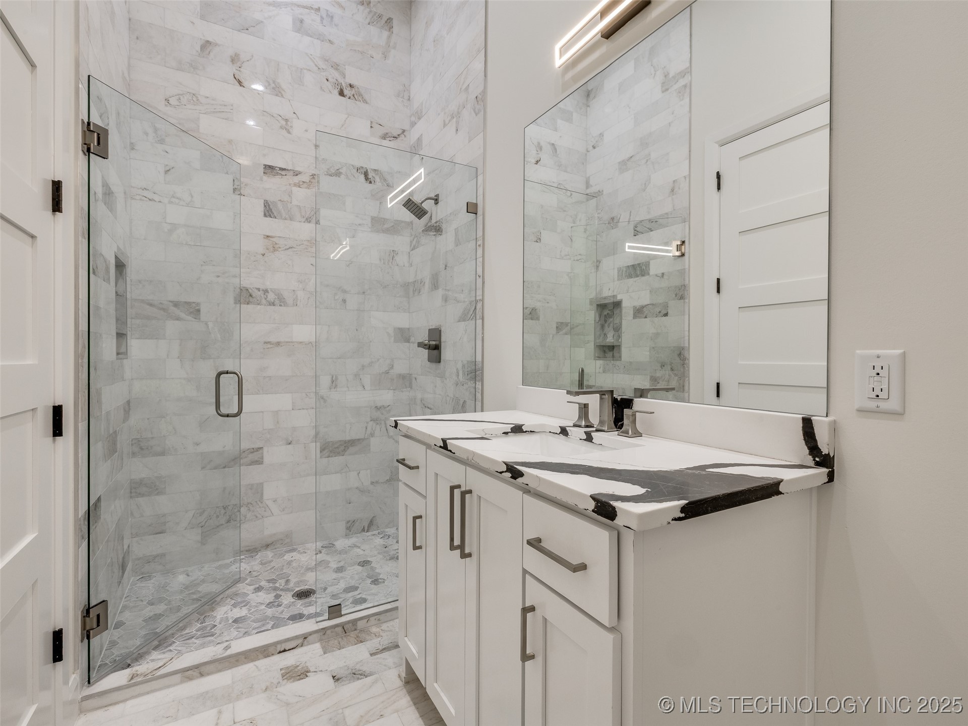 3022 W 81st Street Property Photo 54