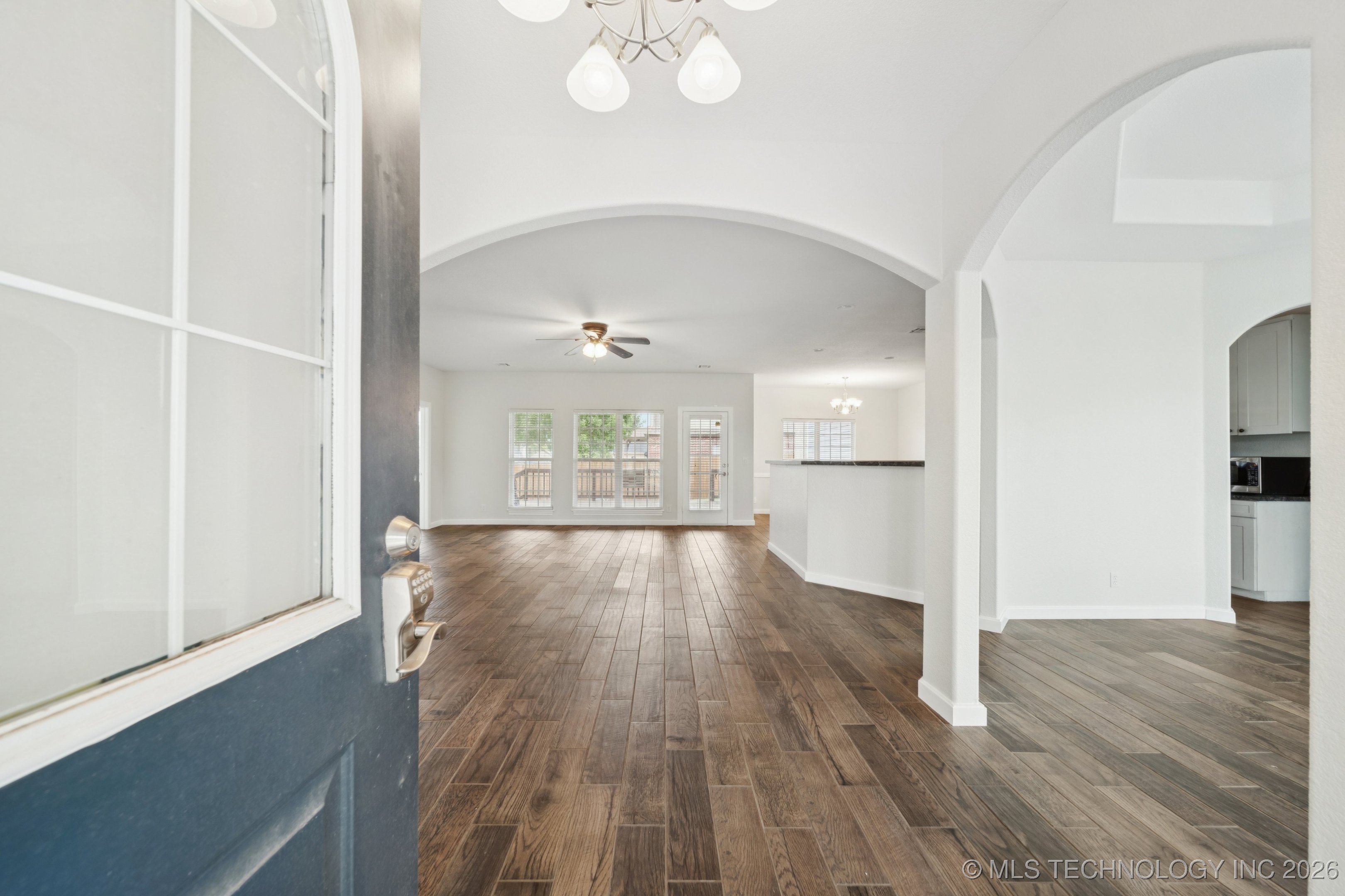 814 S Tall Chief Avenue Property Photo 4