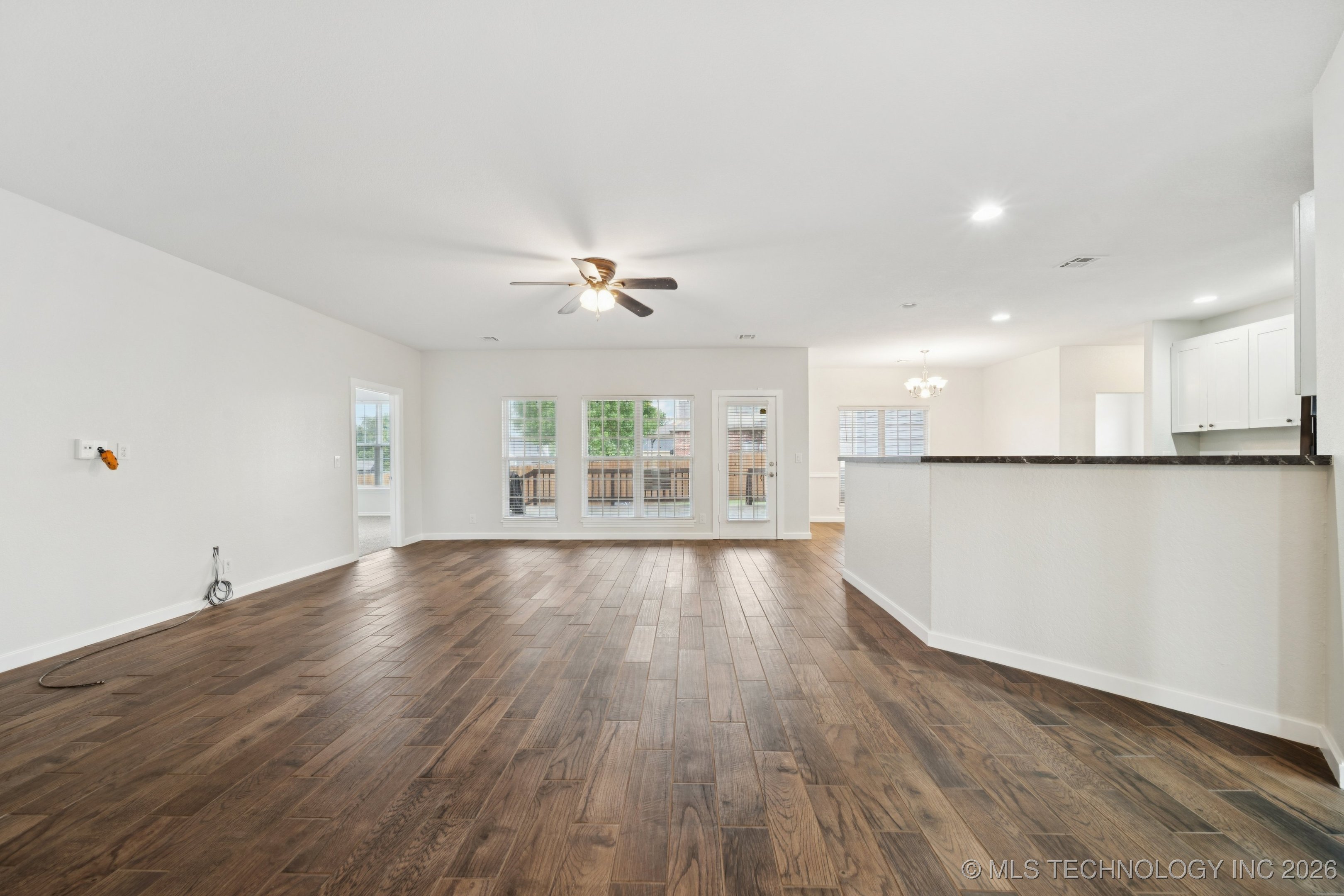 814 S Tall Chief Avenue Property Photo 5