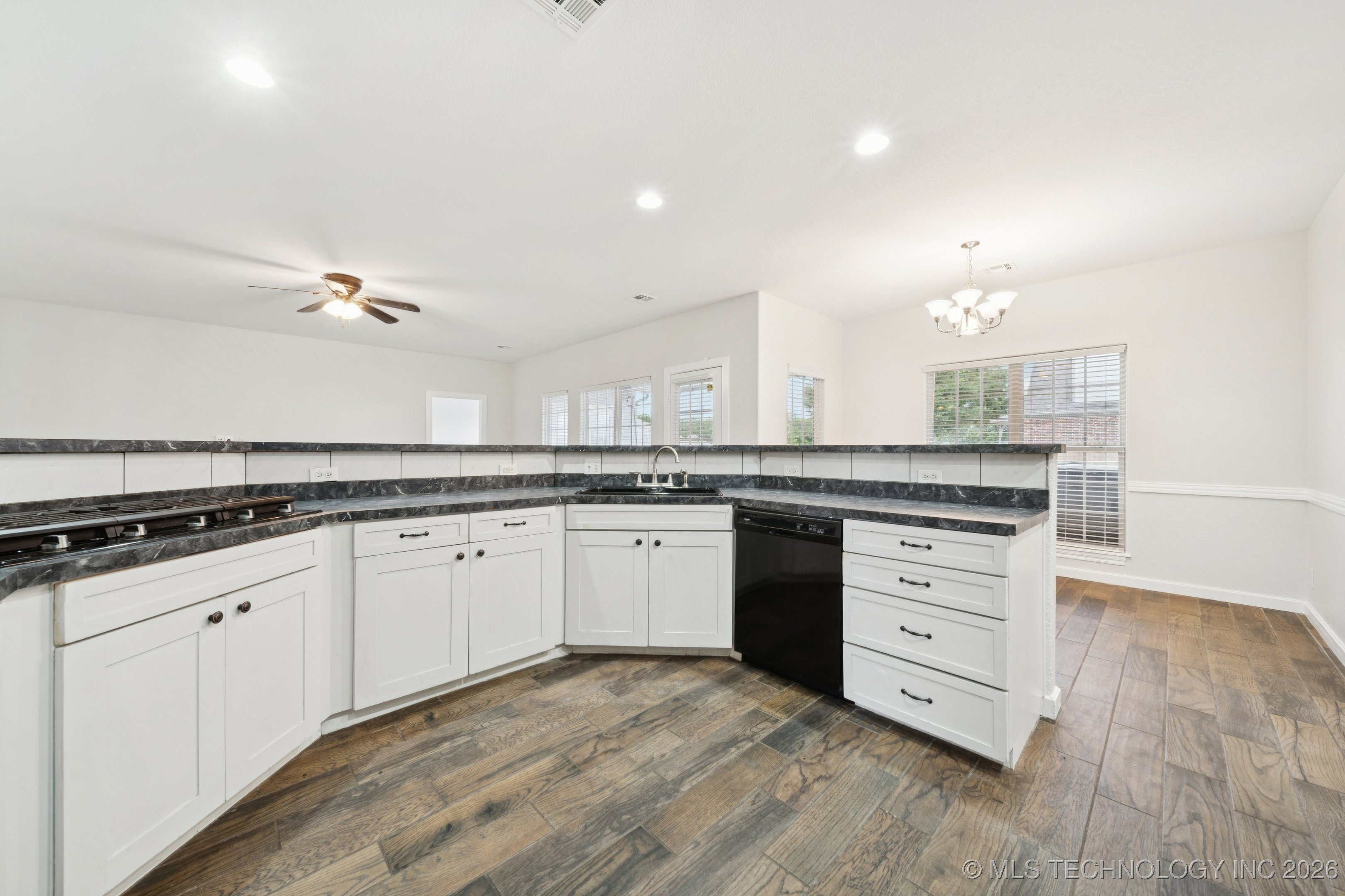 814 S Tall Chief Avenue Property Photo 13