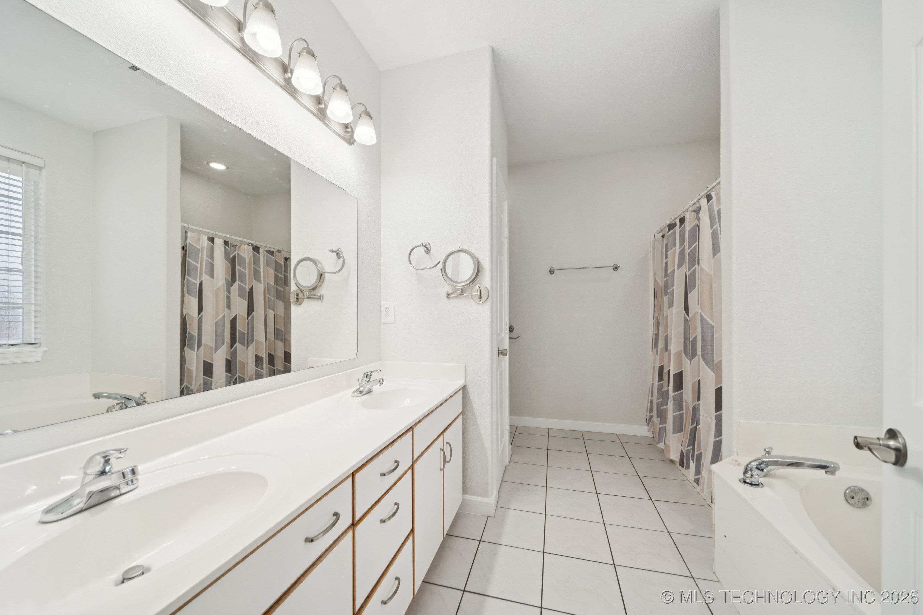 814 S Tall Chief Avenue Property Photo 18