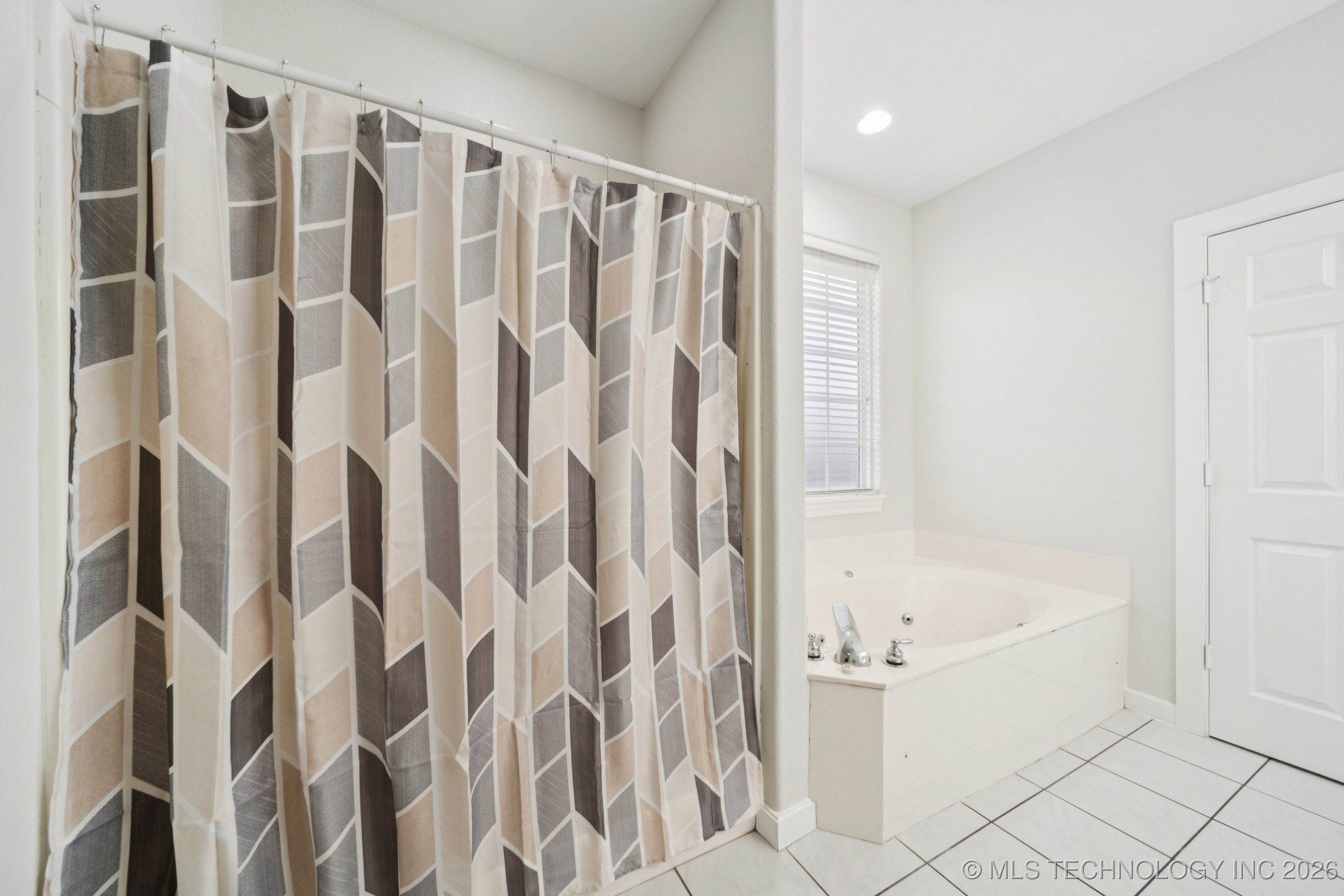 814 S Tall Chief Avenue Property Photo 20