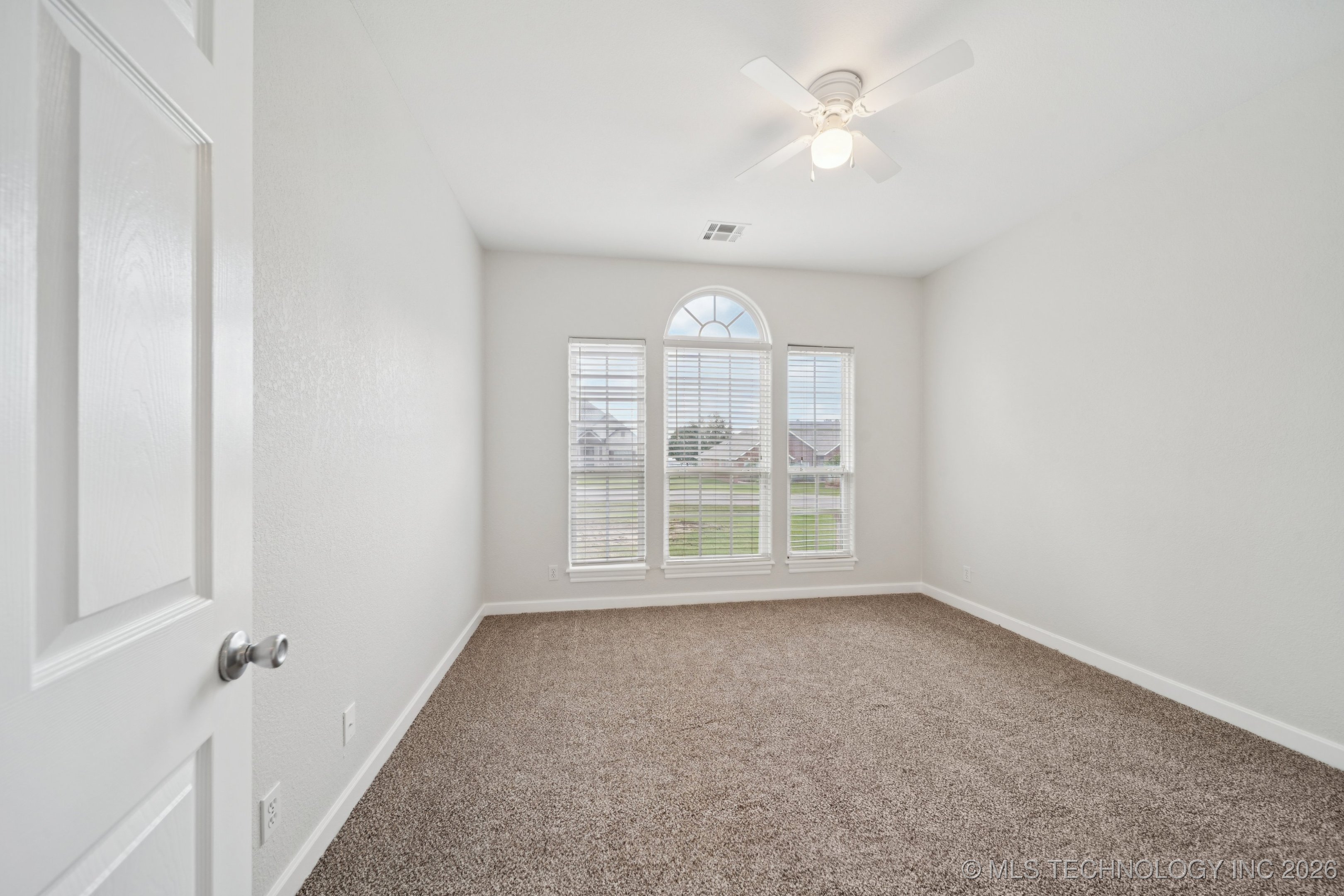 814 S Tall Chief Avenue Property Photo 23