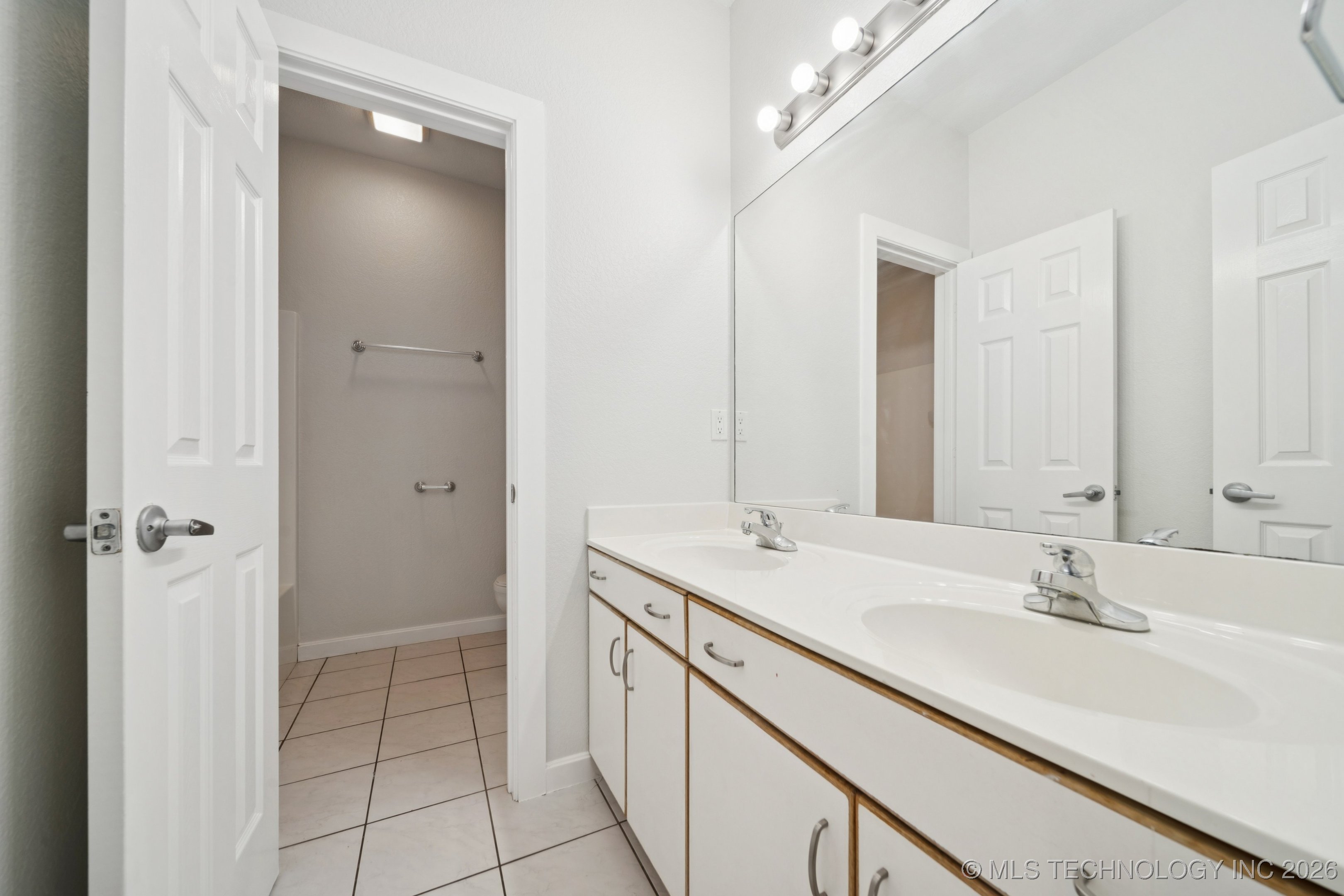 814 S Tall Chief Avenue Property Photo 24