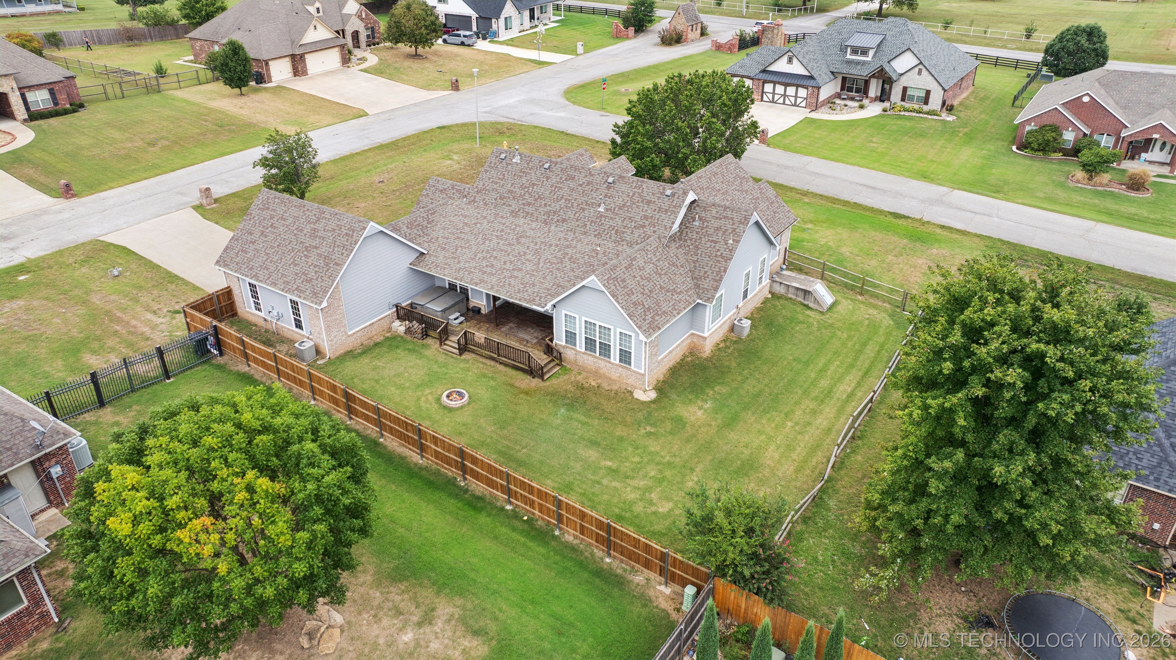 814 S Tall Chief Avenue Property Photo 31