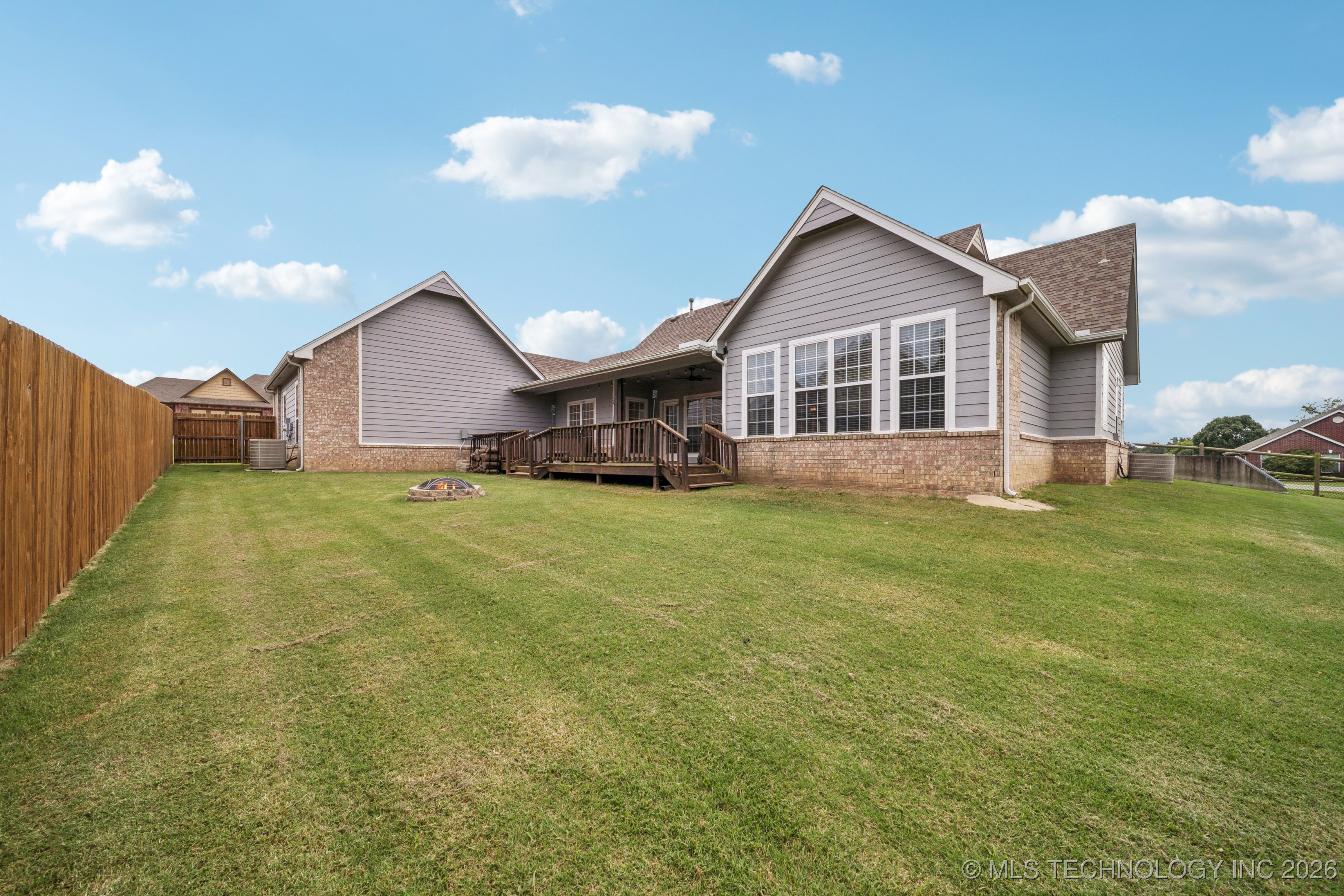 814 S Tall Chief Avenue Property Photo 32