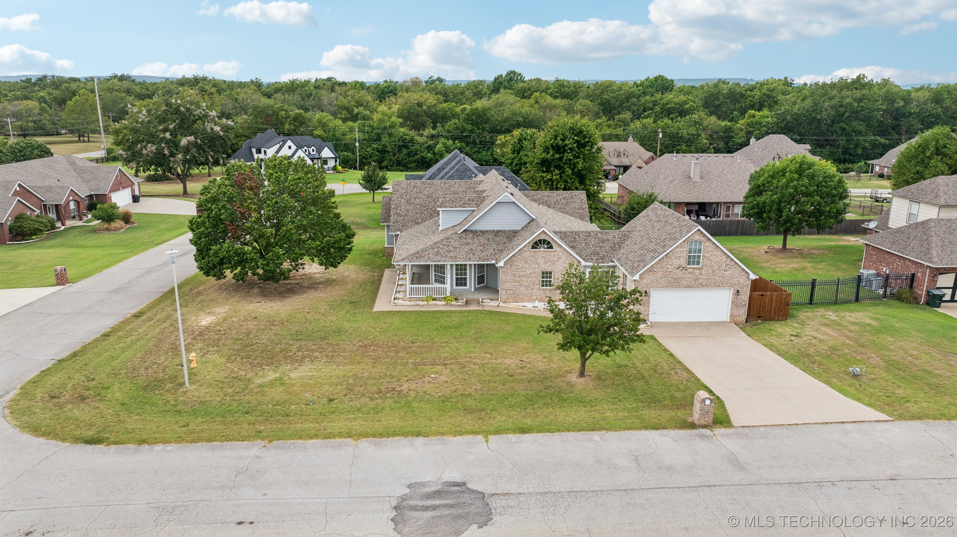 814 S Tall Chief Avenue Property Photo 37