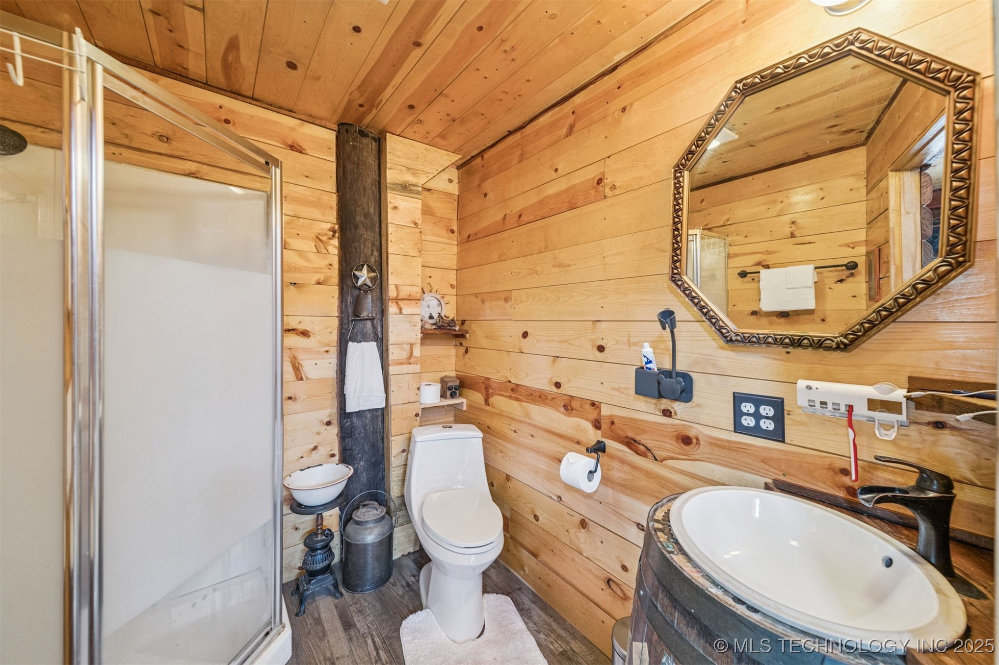 5277 W Lake Drive Property Photo 9