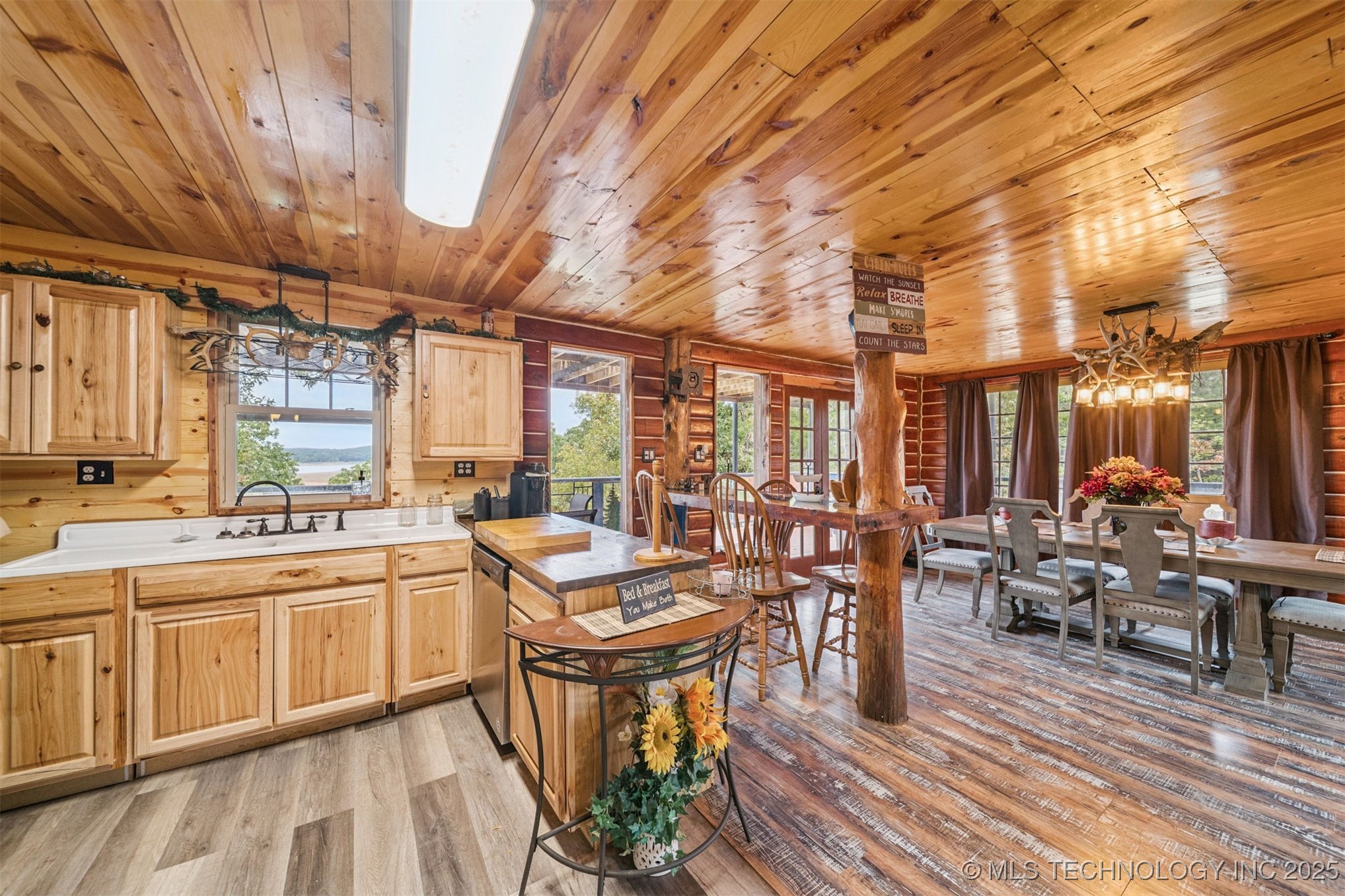 5277 W Lake Drive Property Photo 14