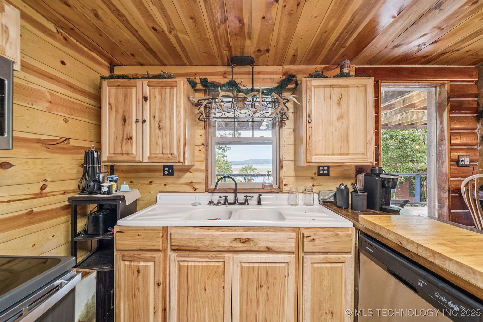 5277 W Lake Drive Property Photo 15