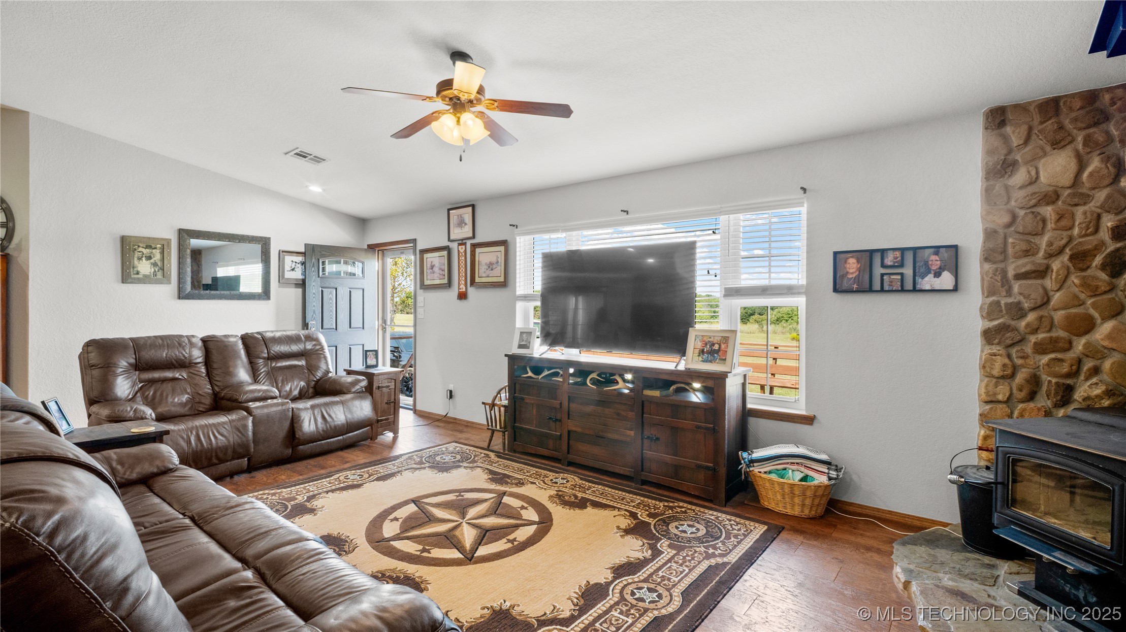 18091 N County Road 3350 Property Photo 2