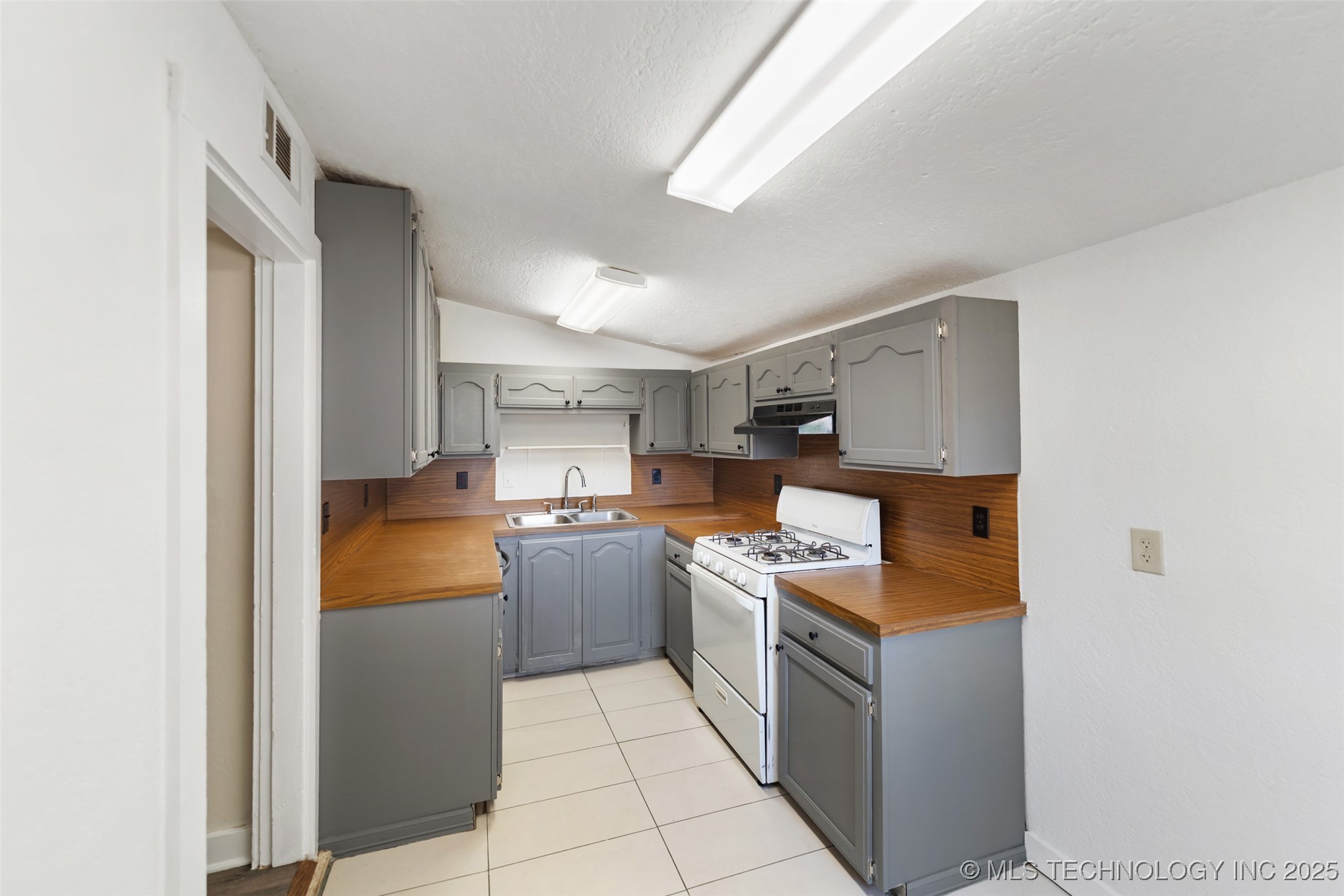 513 N Main Street Property Photo 6