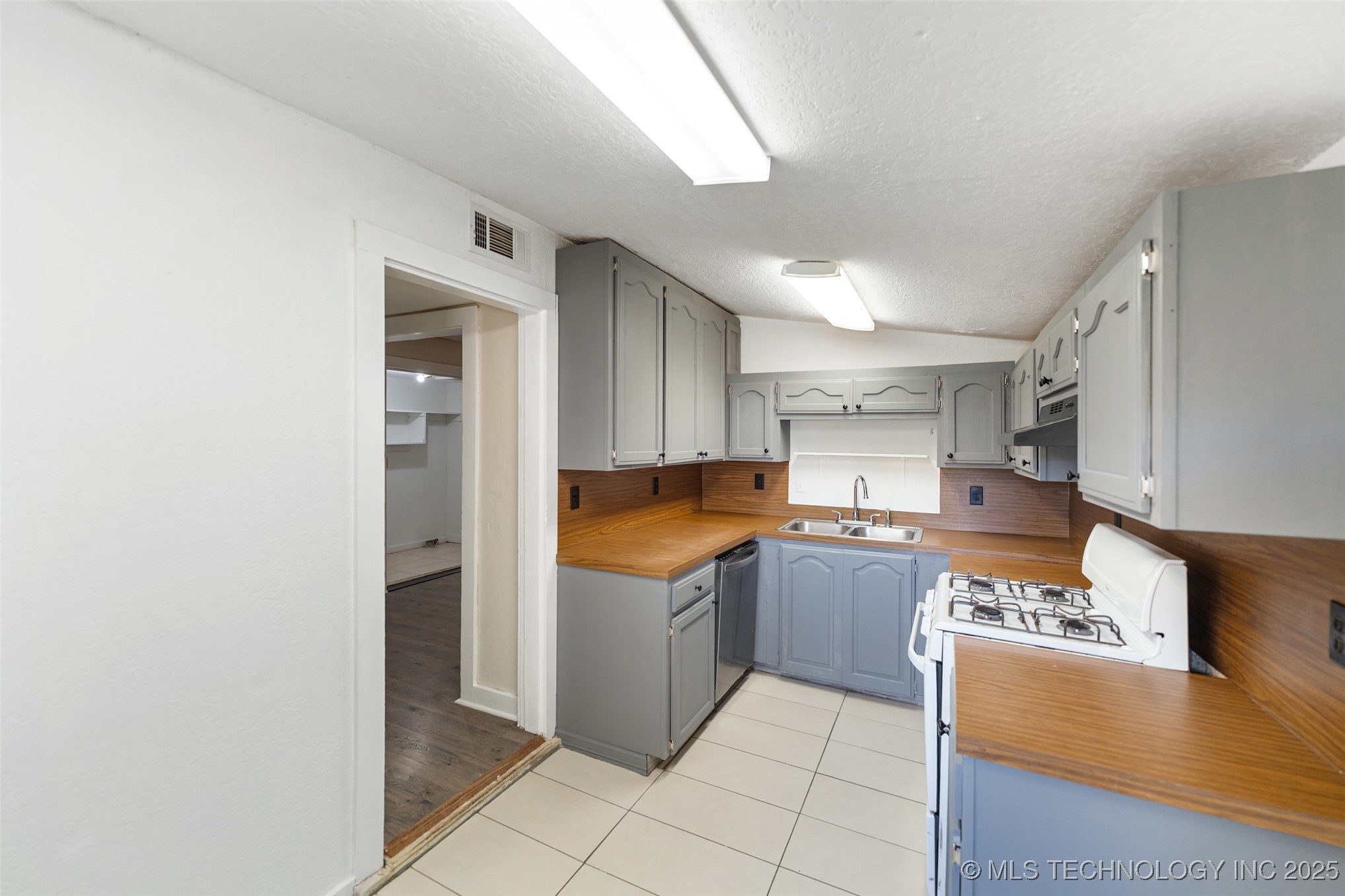 513 N Main Street Property Photo 7