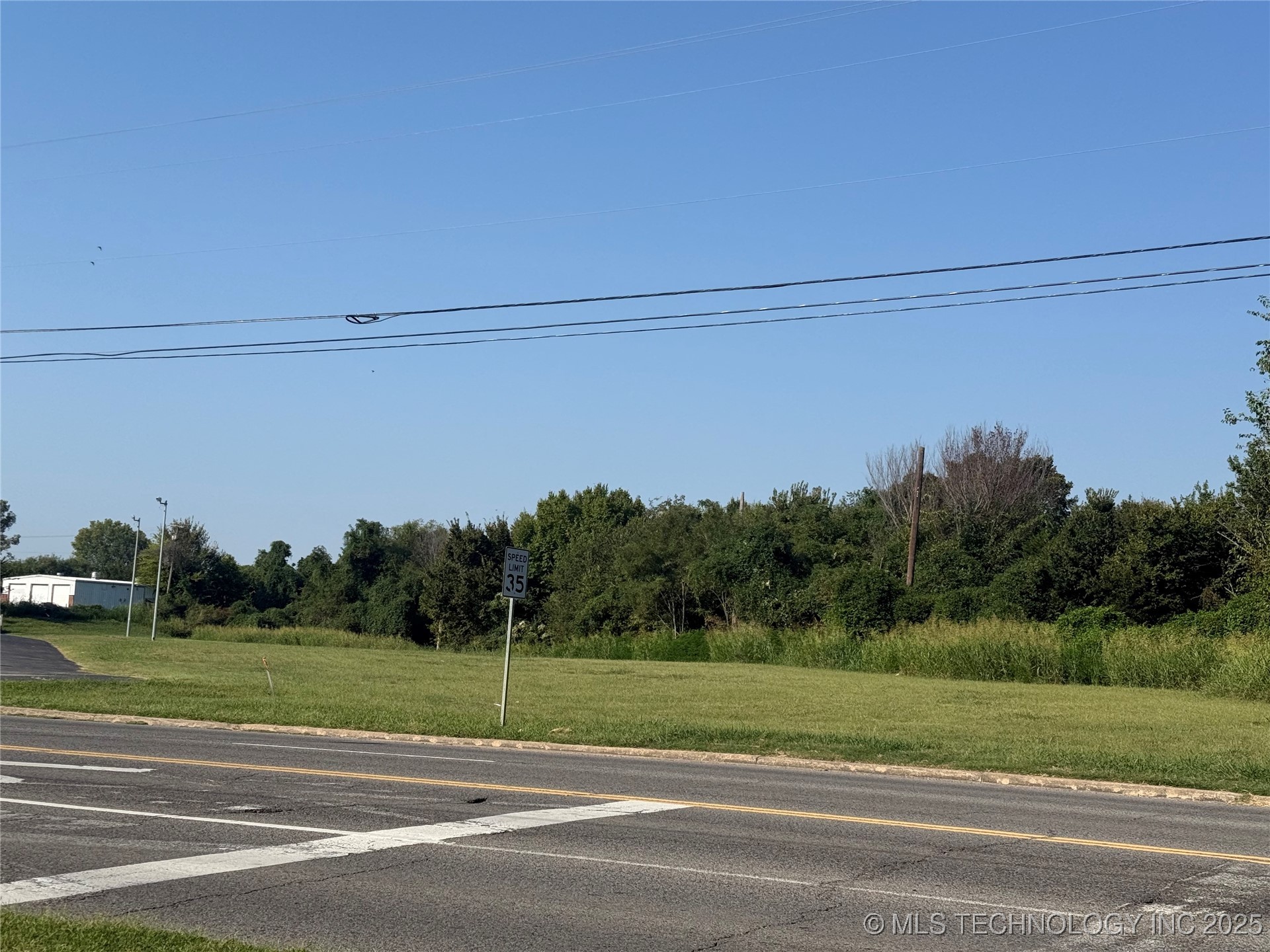 1813 N York Property Photo 1