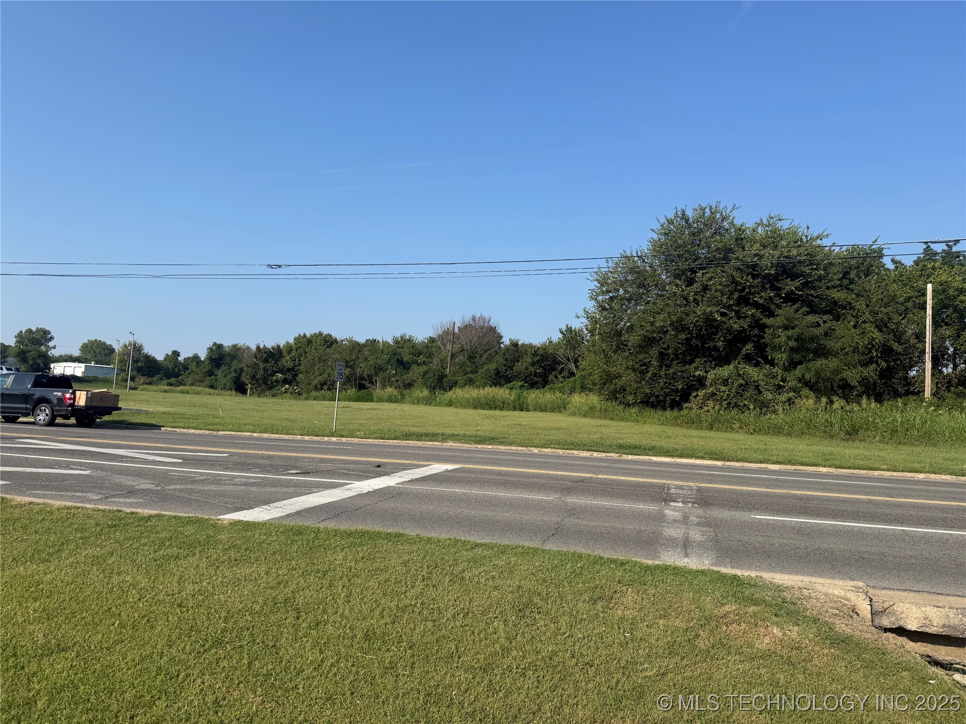 1813 N York Property Photo 3