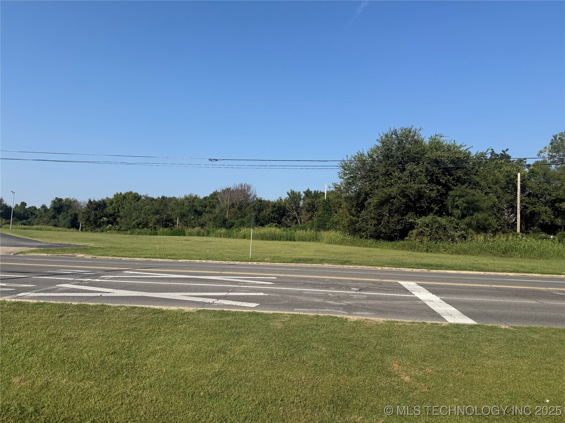 1813 N York Property Photo 4