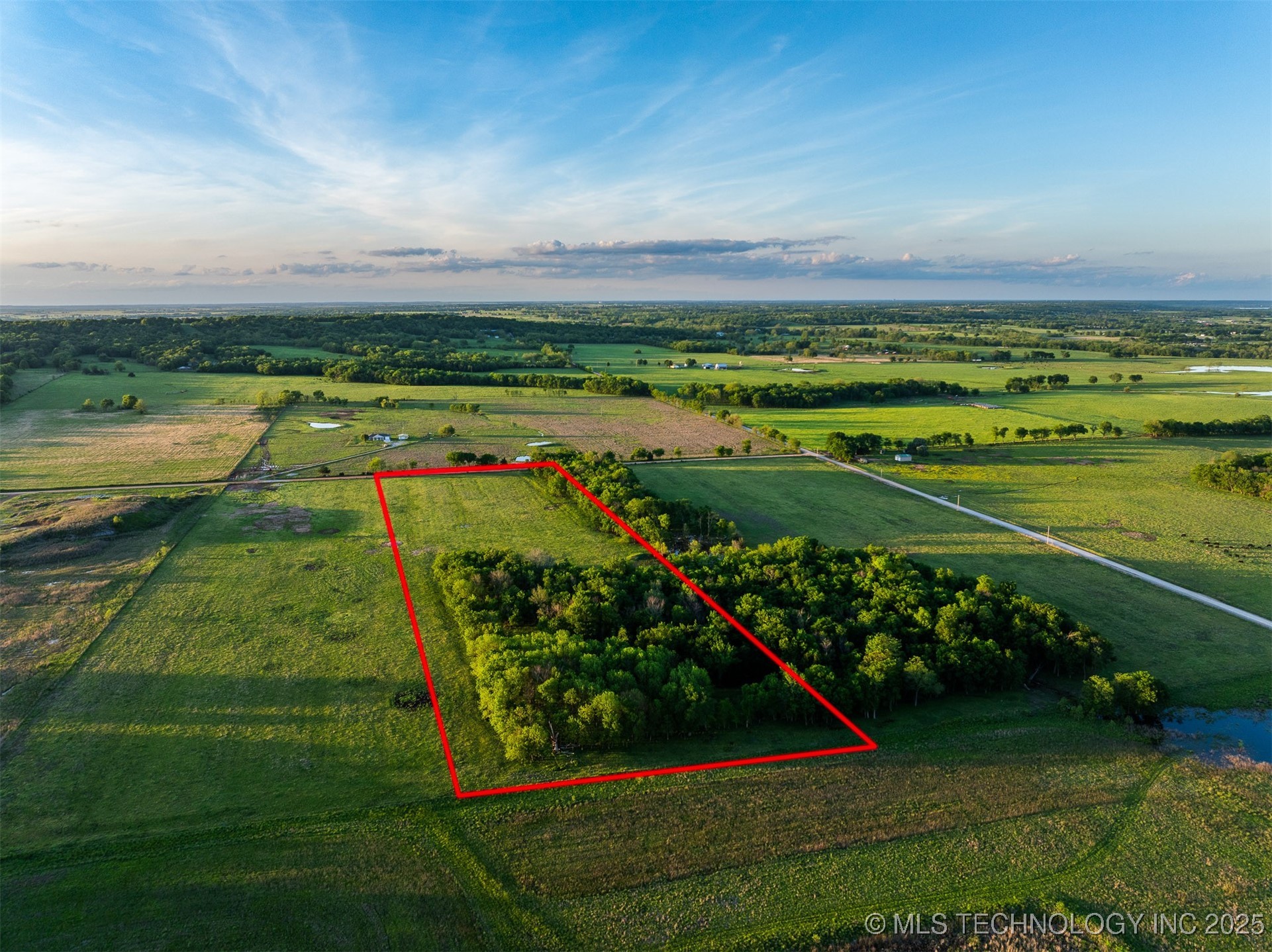 E 320 Road Property Photo 1