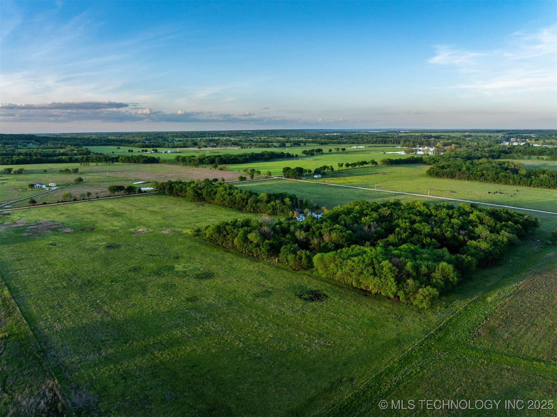 E 320 Road Property Photo 7