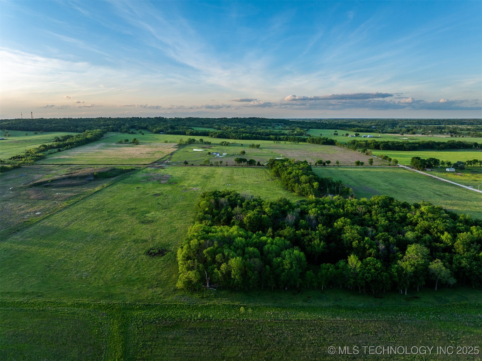 E 320 Road Property Photo 8