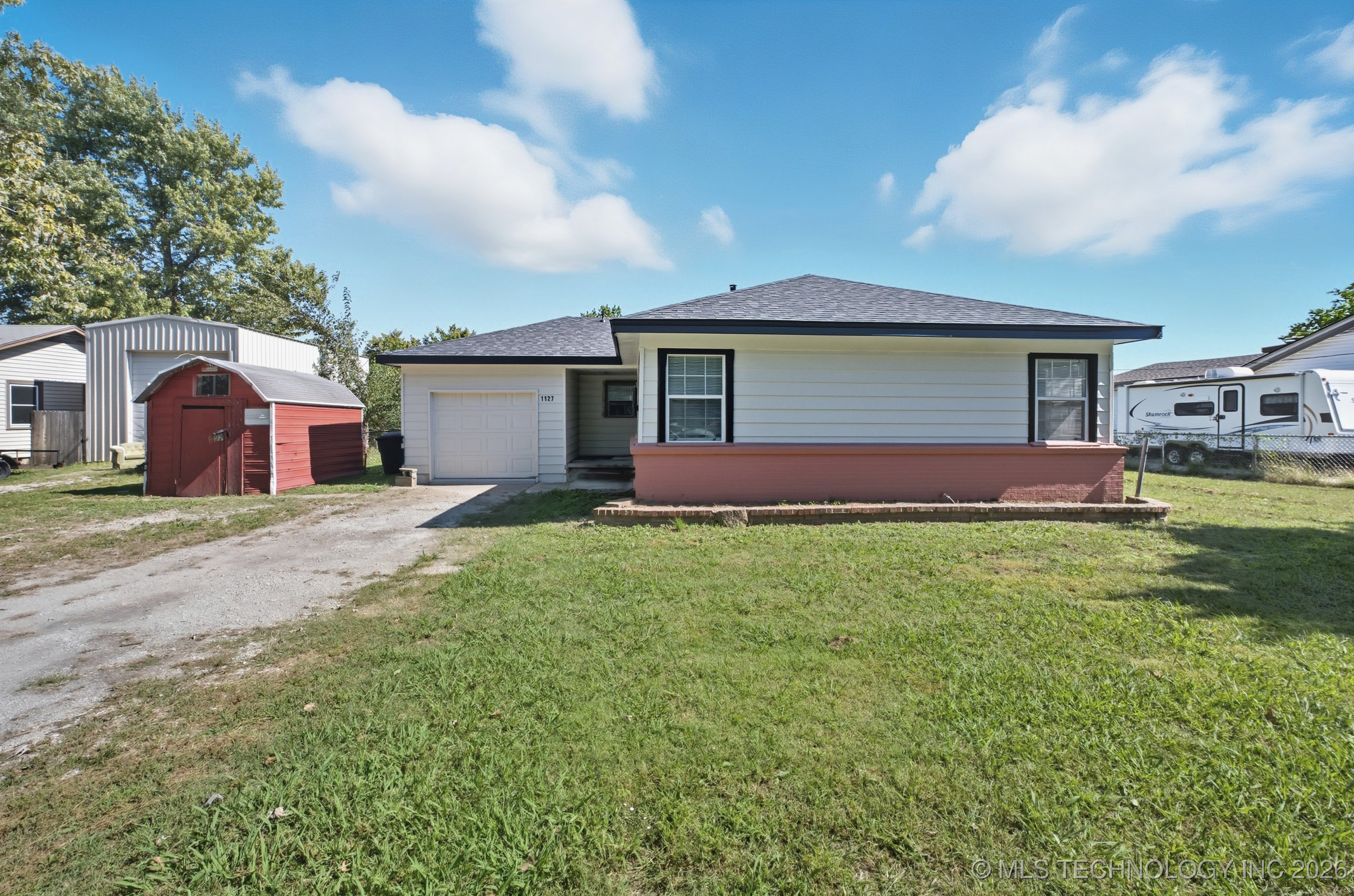 1127 S Russell Street Property Photo 1