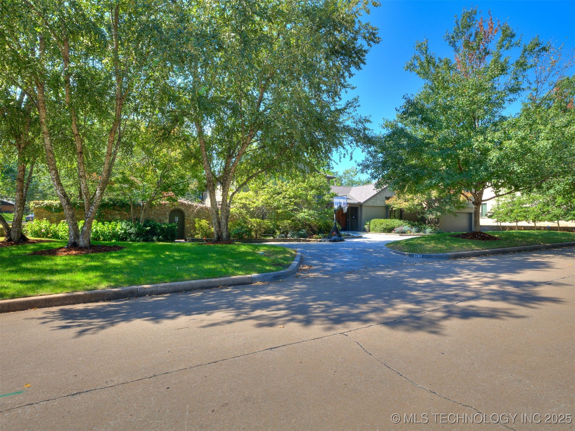 1782 E 30th Street Property Photo 2