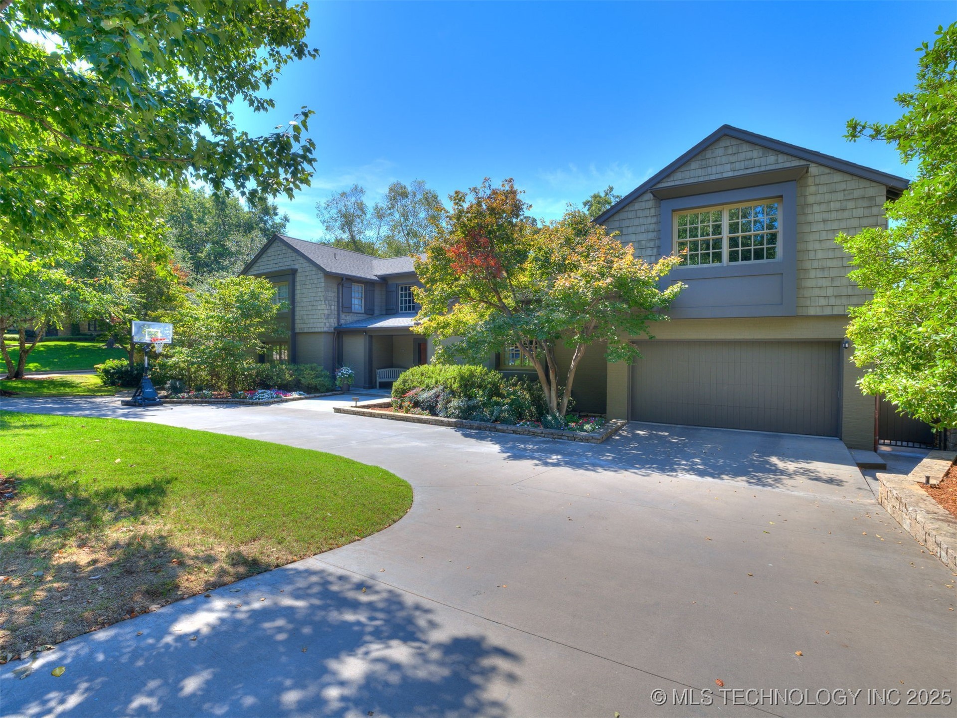 1782 E 30th Street Property Photo 4