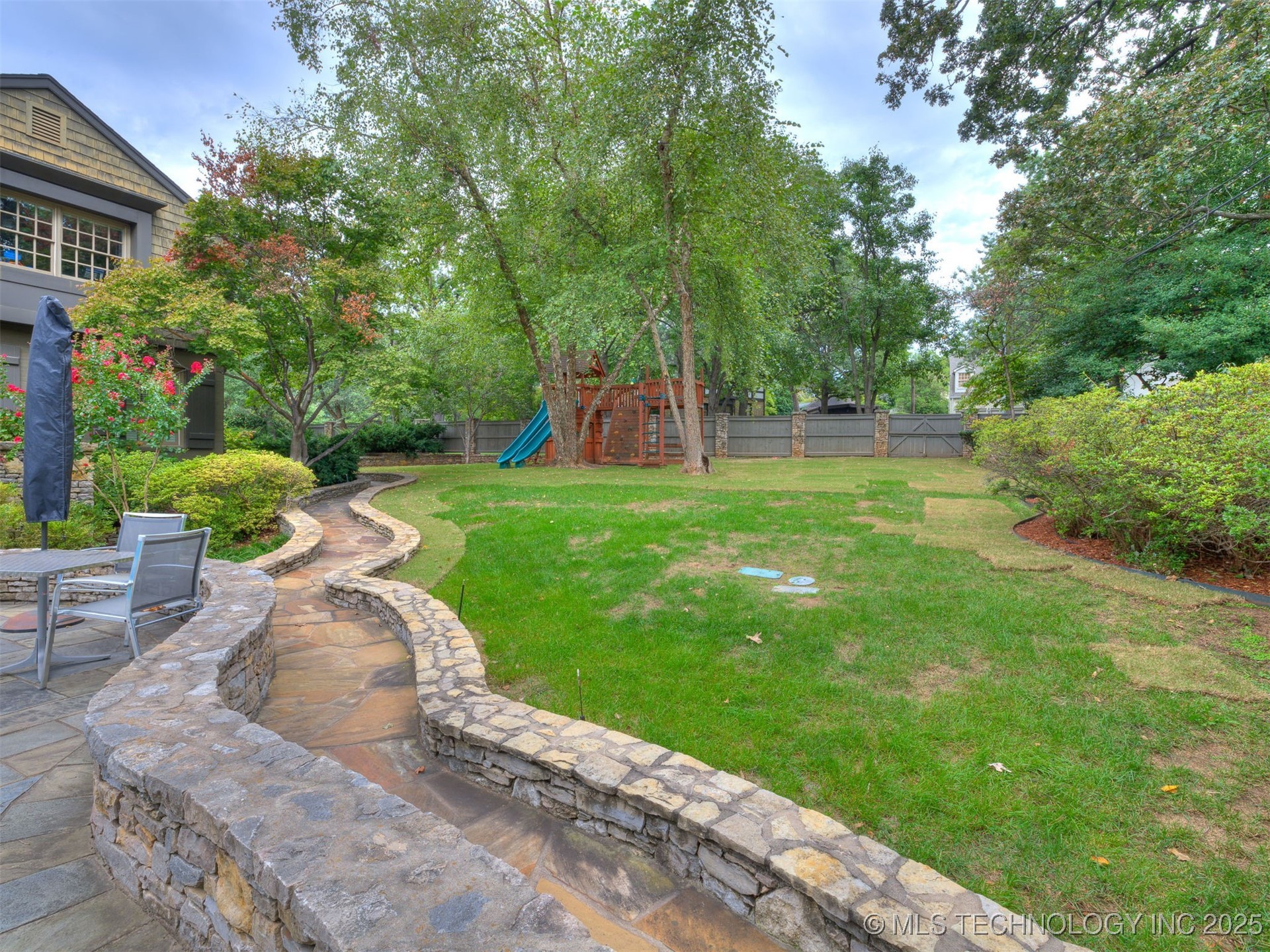 1782 E 30th Street Property Photo 9