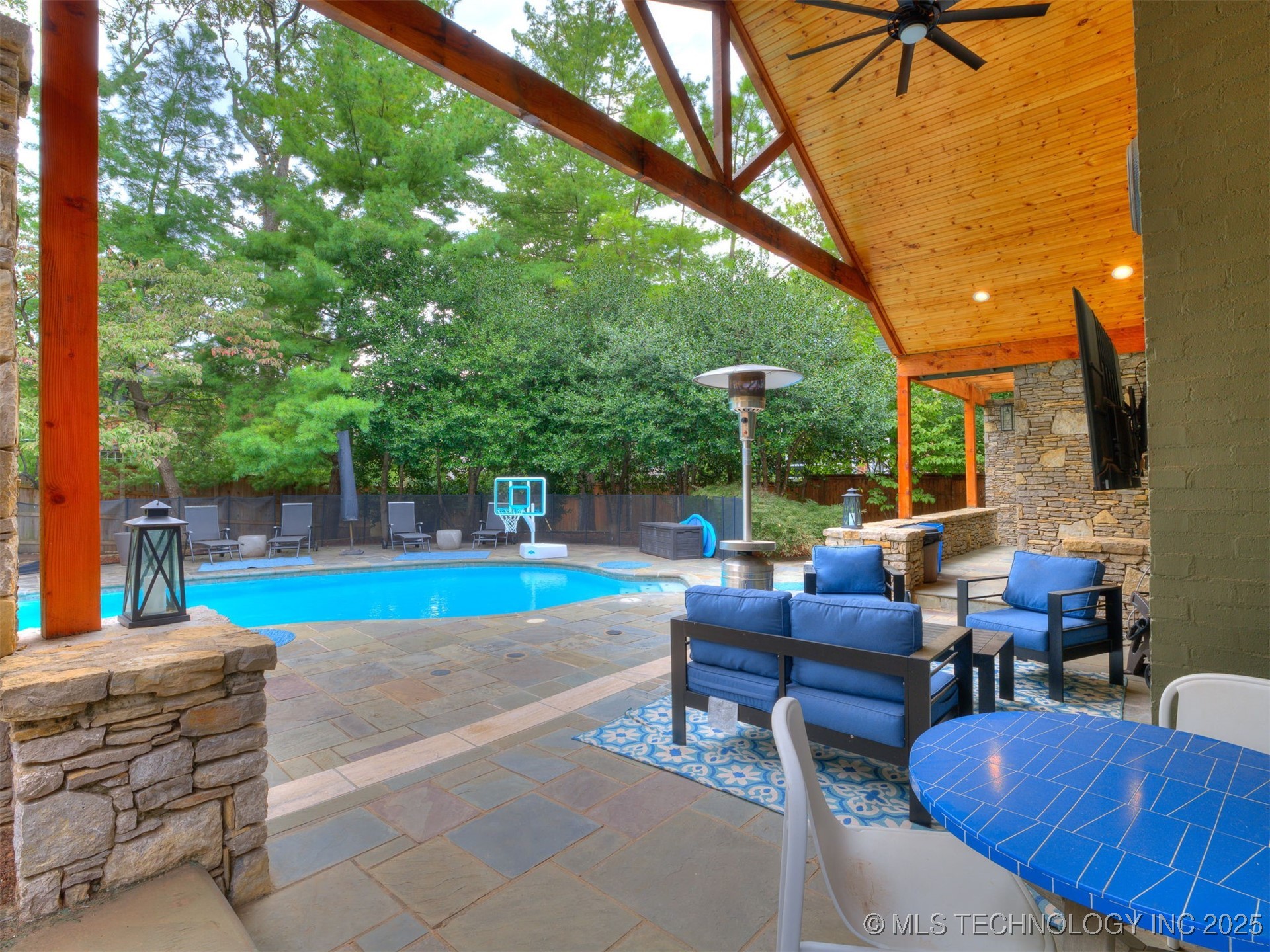 1782 E 30th Street Property Photo 16