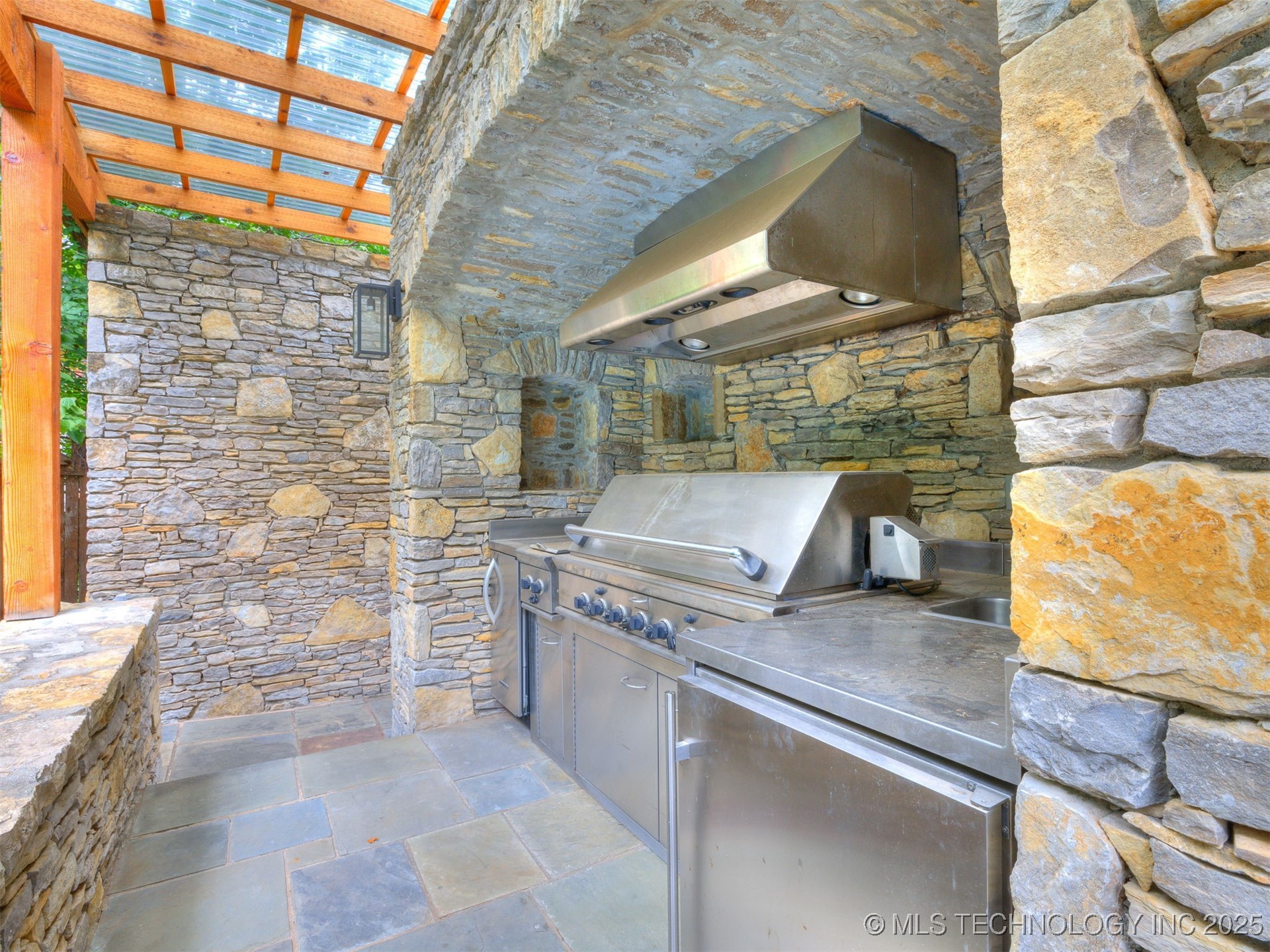 1782 E 30th Street Property Photo 19