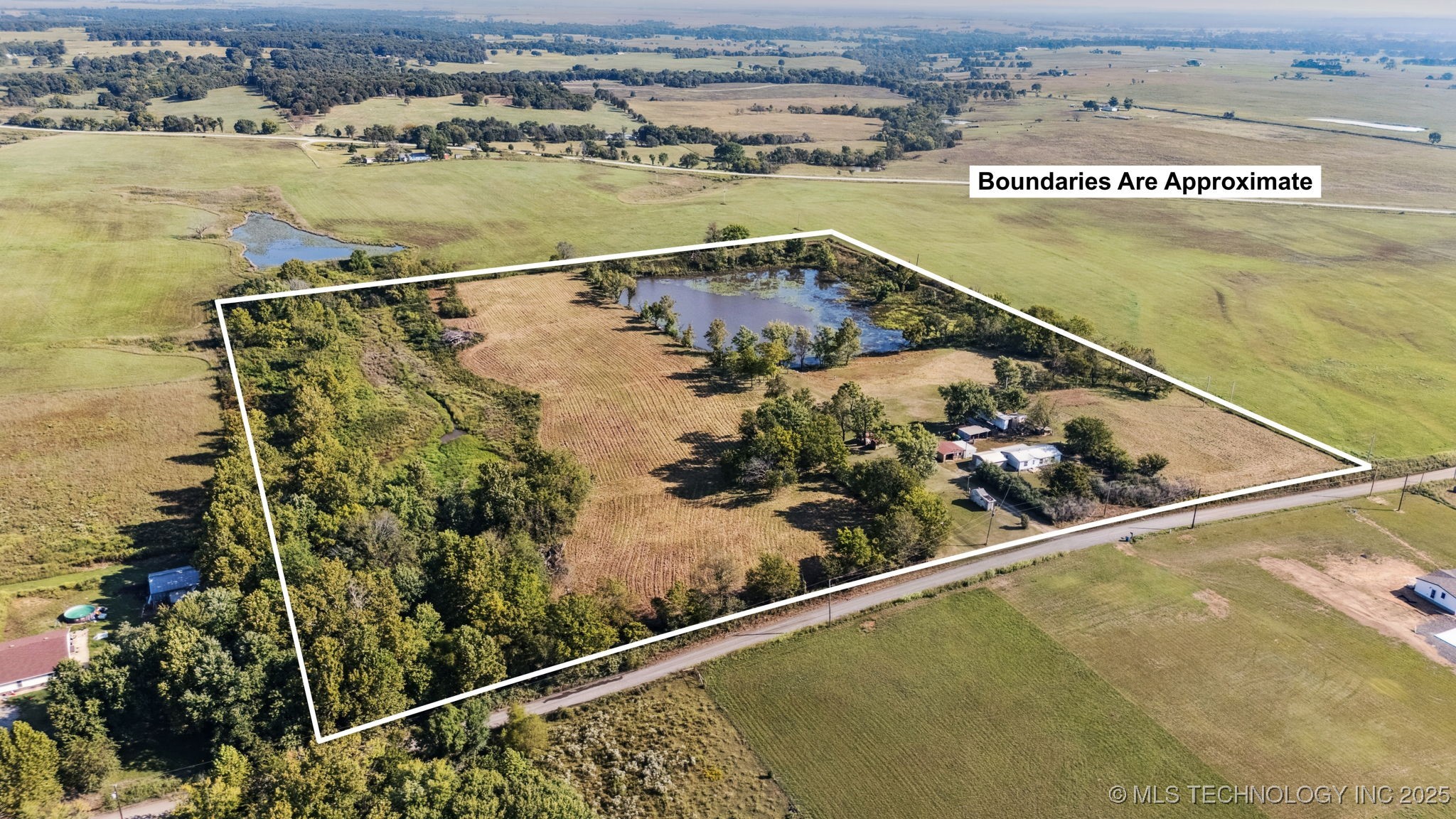 433432 E 260 Road Property Photo 1