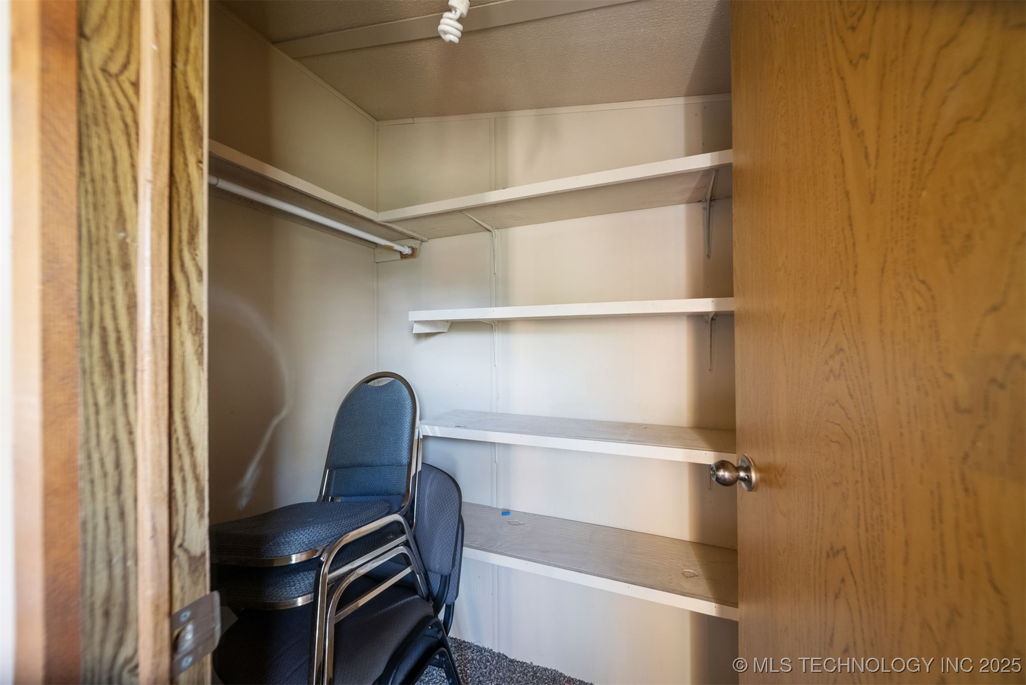 433432 E 260 Road Property Photo 8